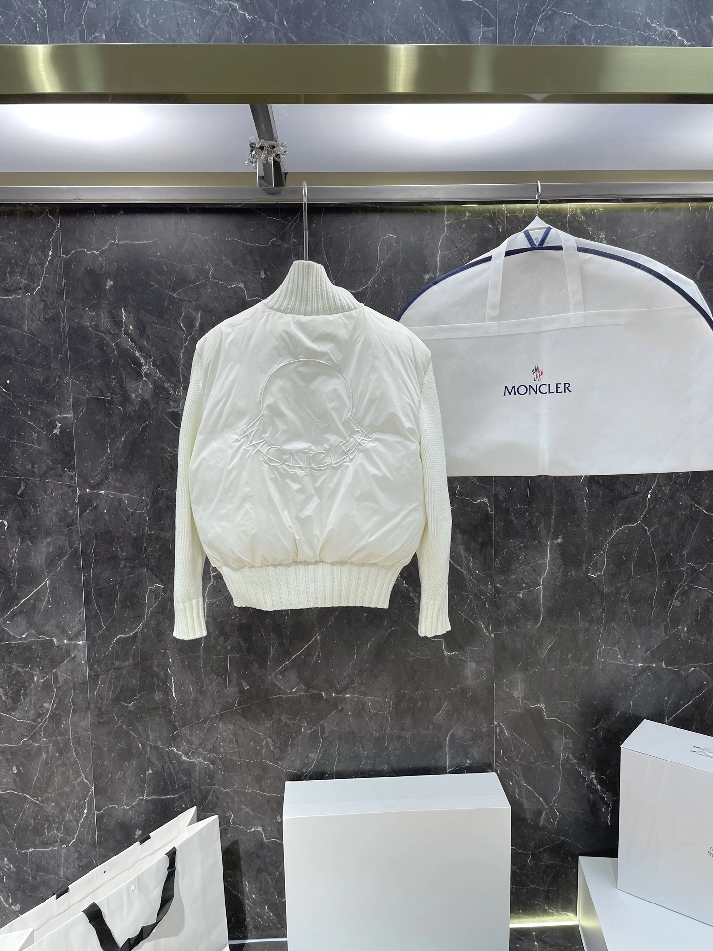 Moncler Down Jackets TimelessDesign 145959