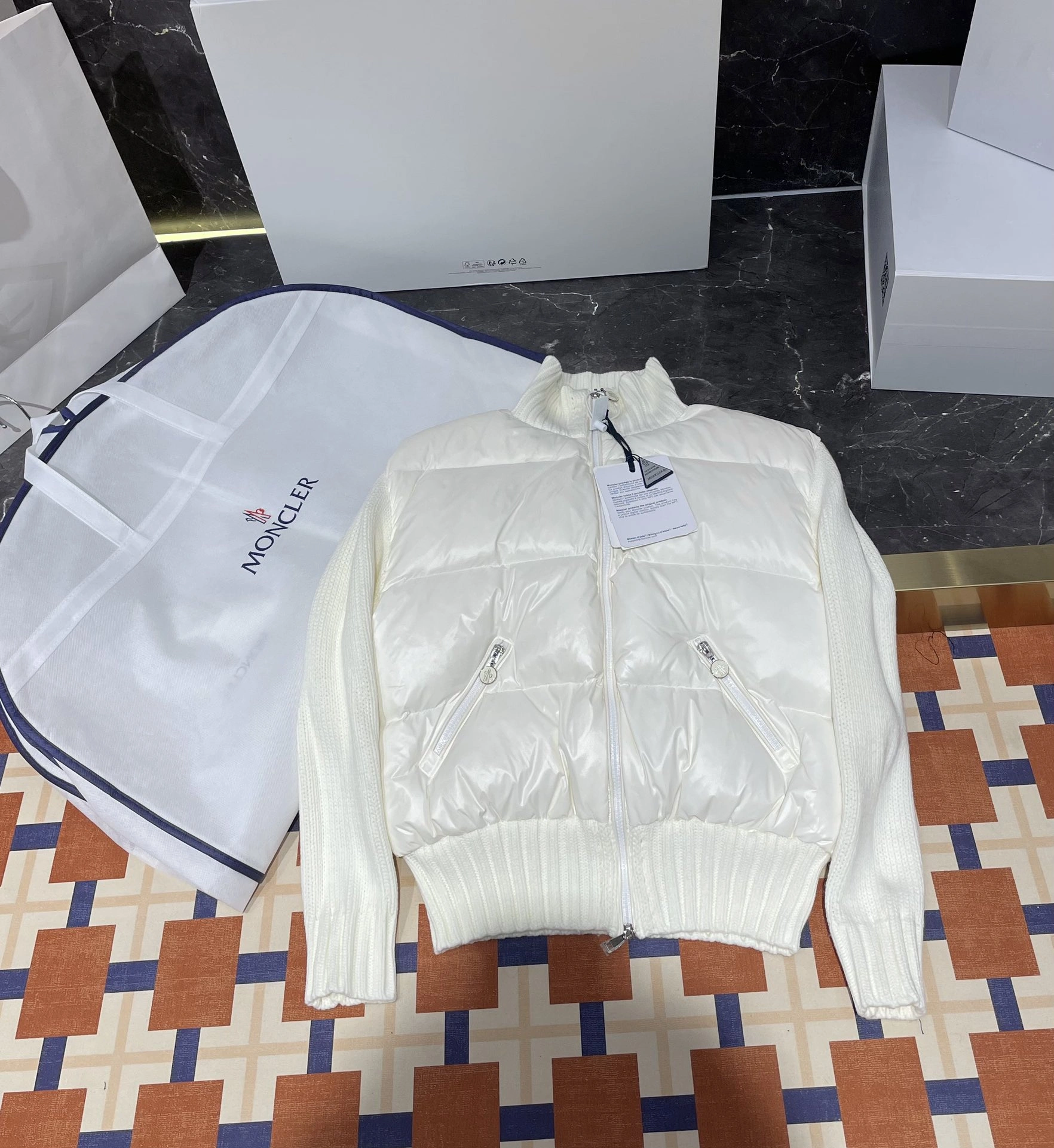 Moncler Down Jackets TimelessDesign 145959