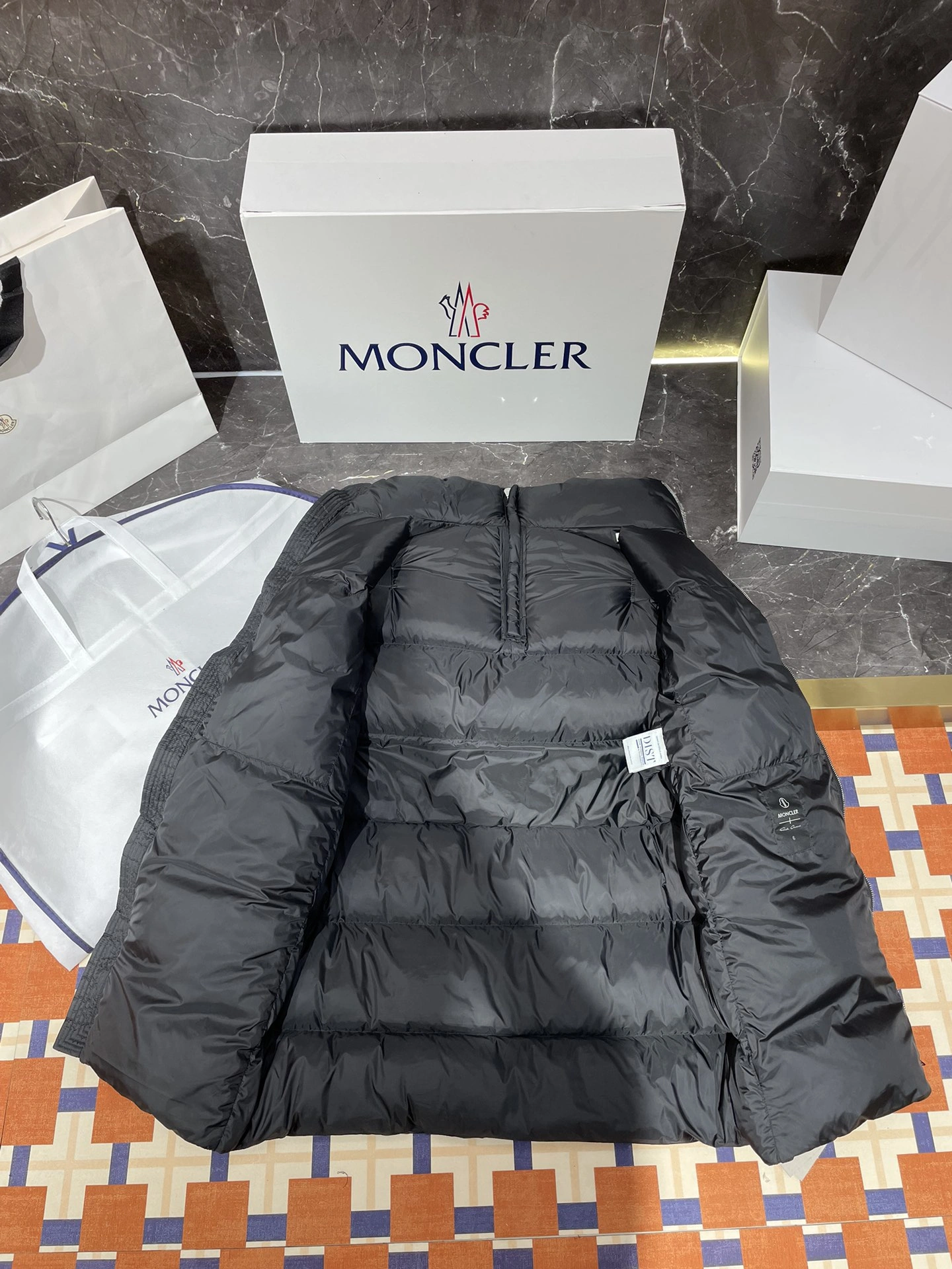 Moncler Down Jackets HighQuality 145970