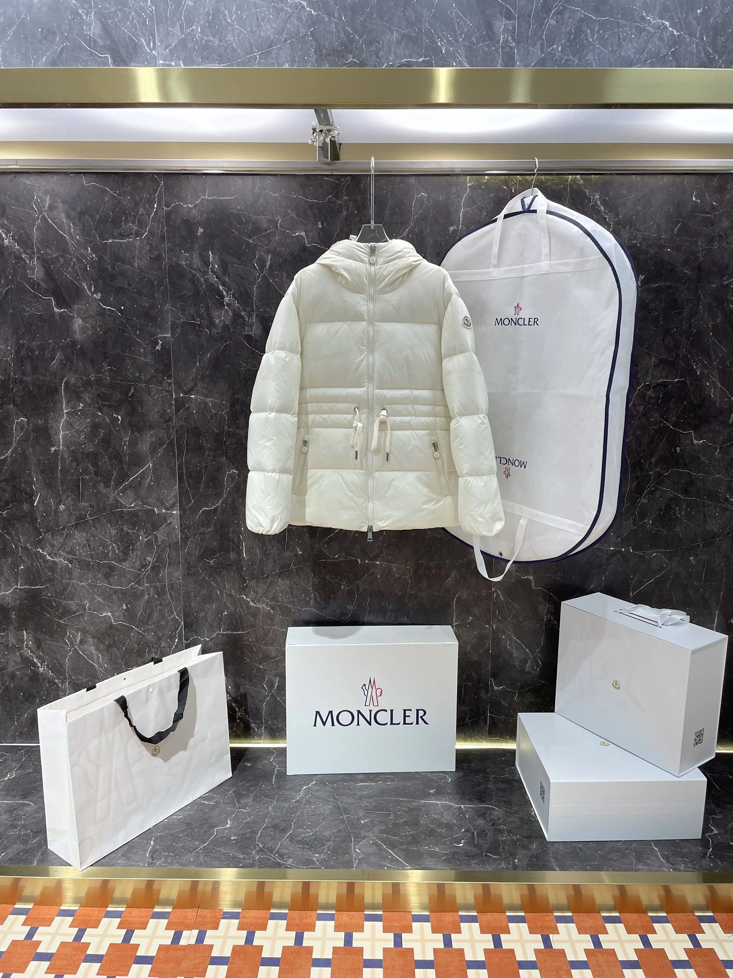 MoistureWicking Moncler Down Jackets 145963