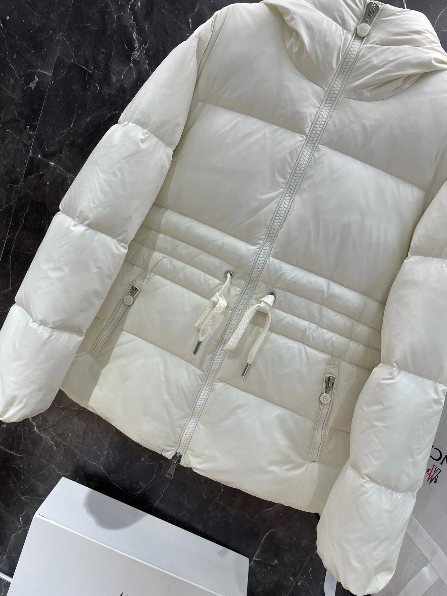 MoistureWicking Moncler Down Jackets 145963