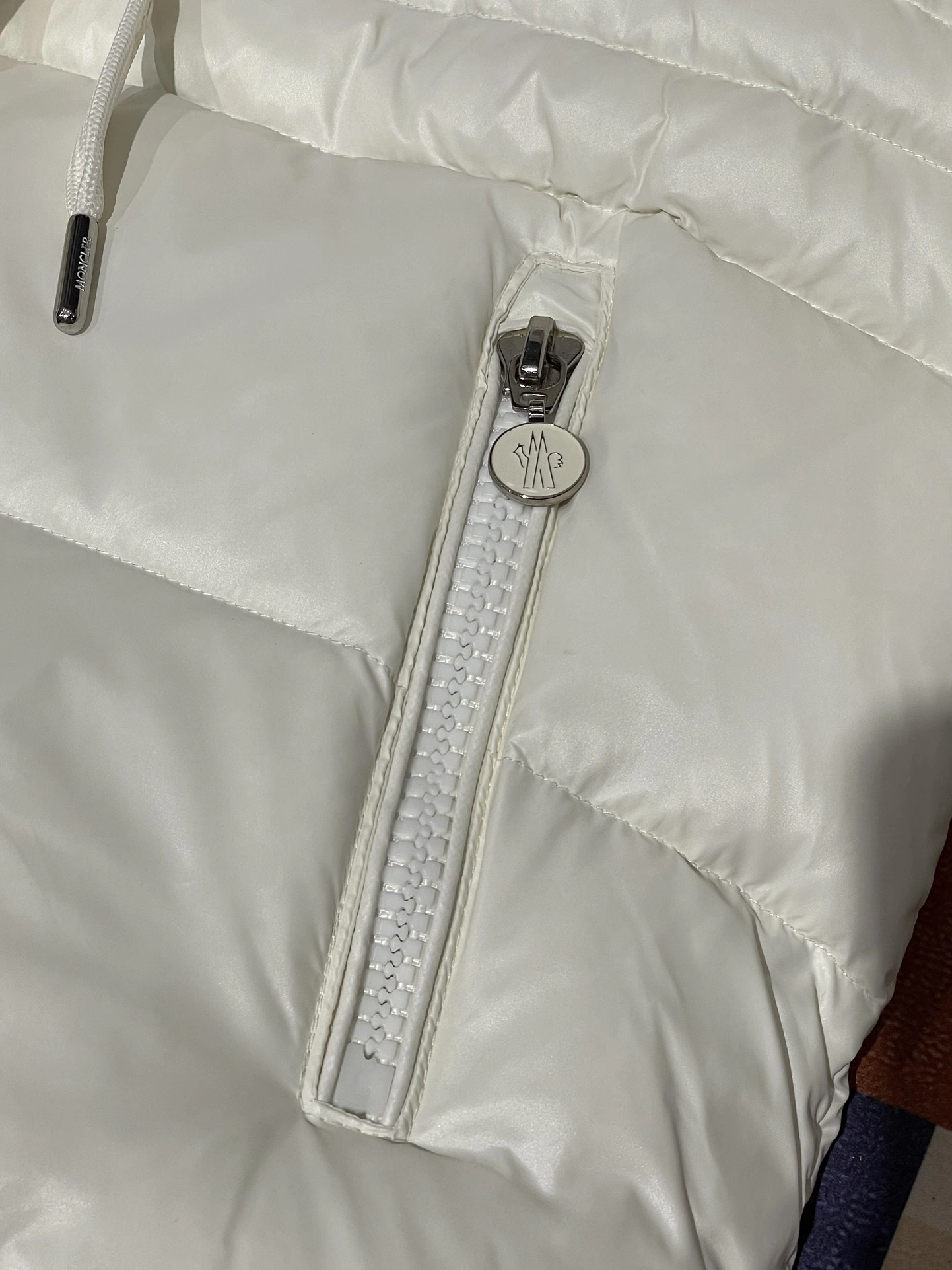 MoistureWicking Moncler Down Jackets 145963