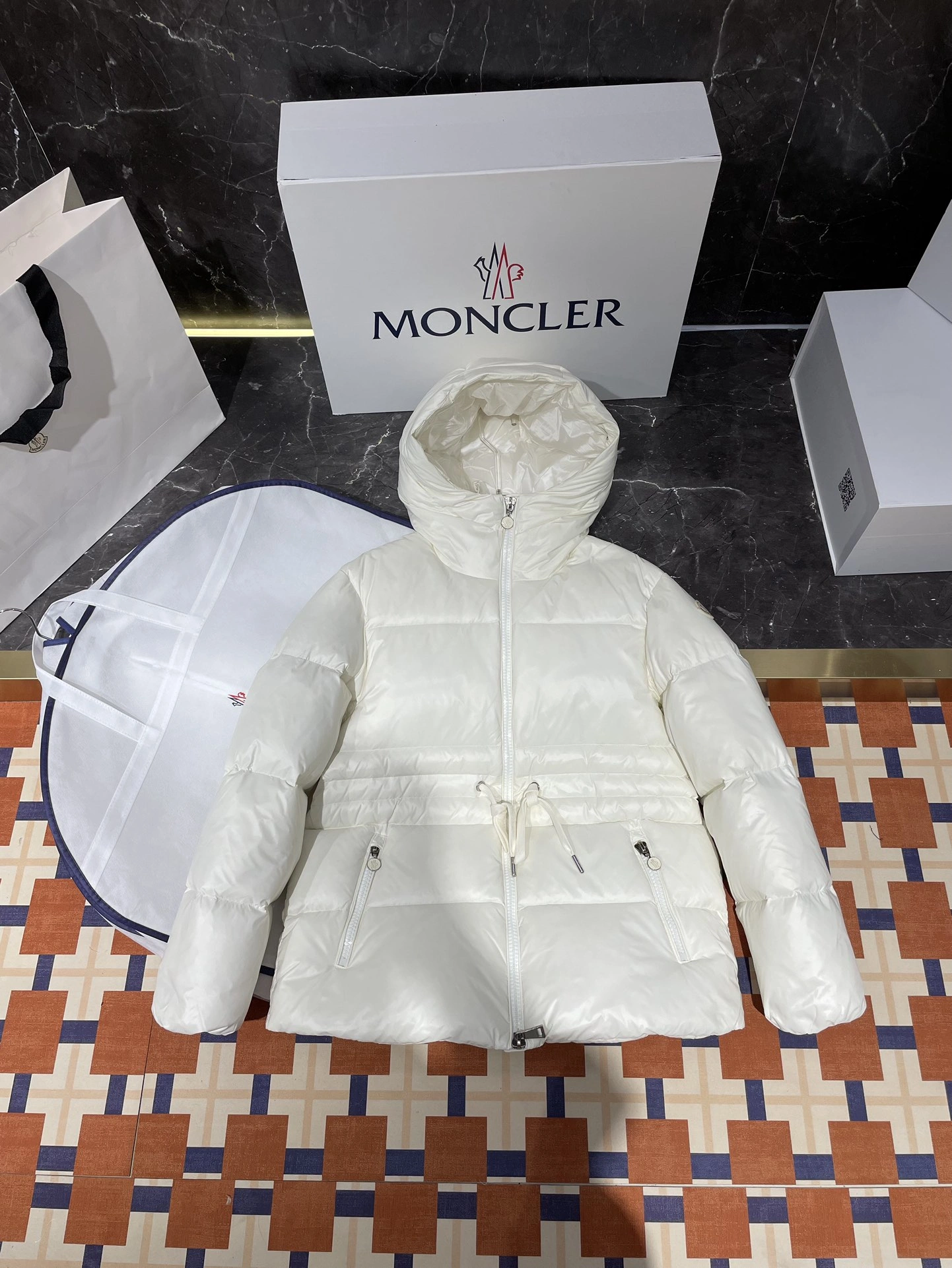 MoistureWicking Moncler Down Jackets 145963