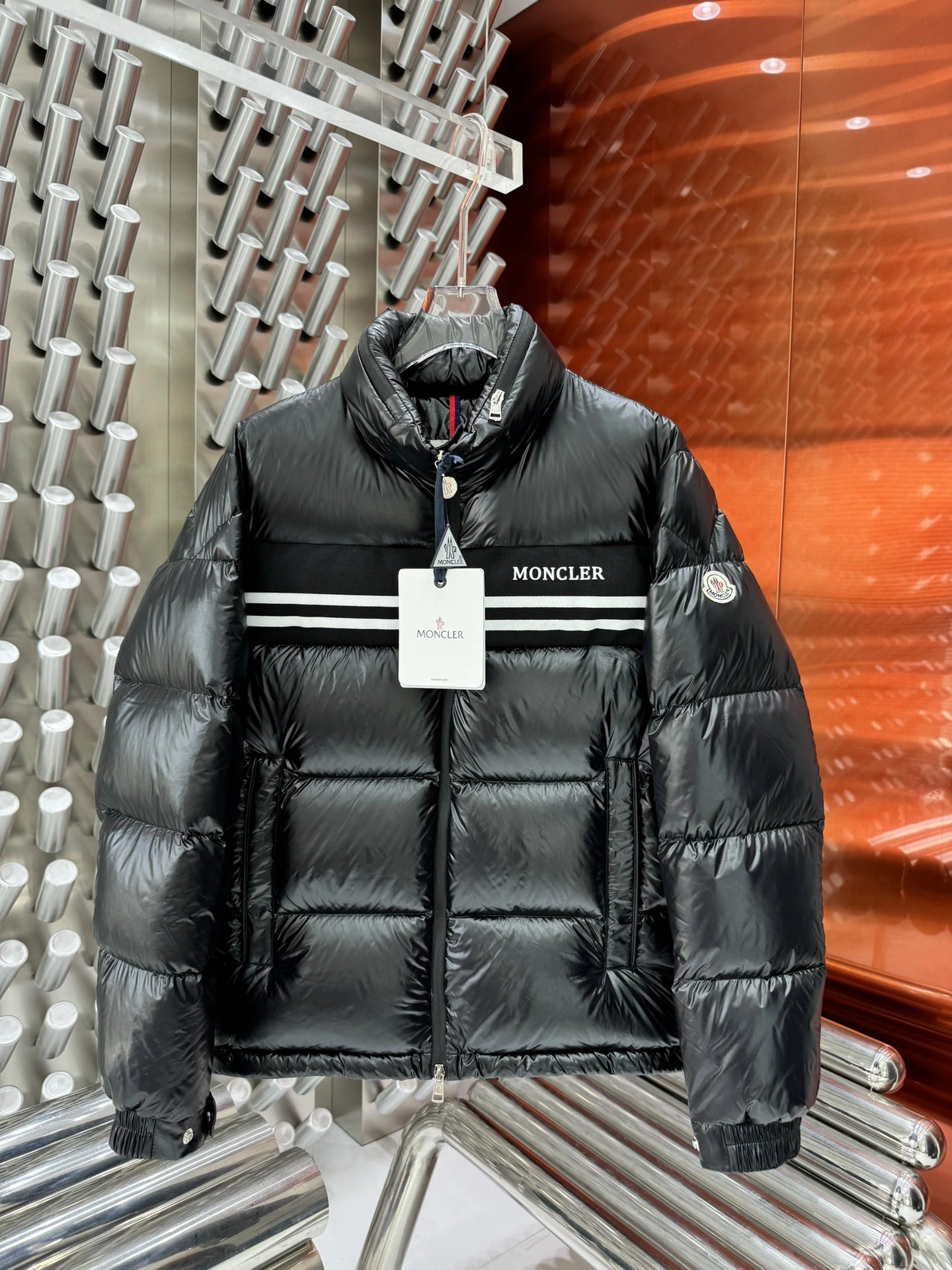 Moncler Down Jackets Versatile 145968