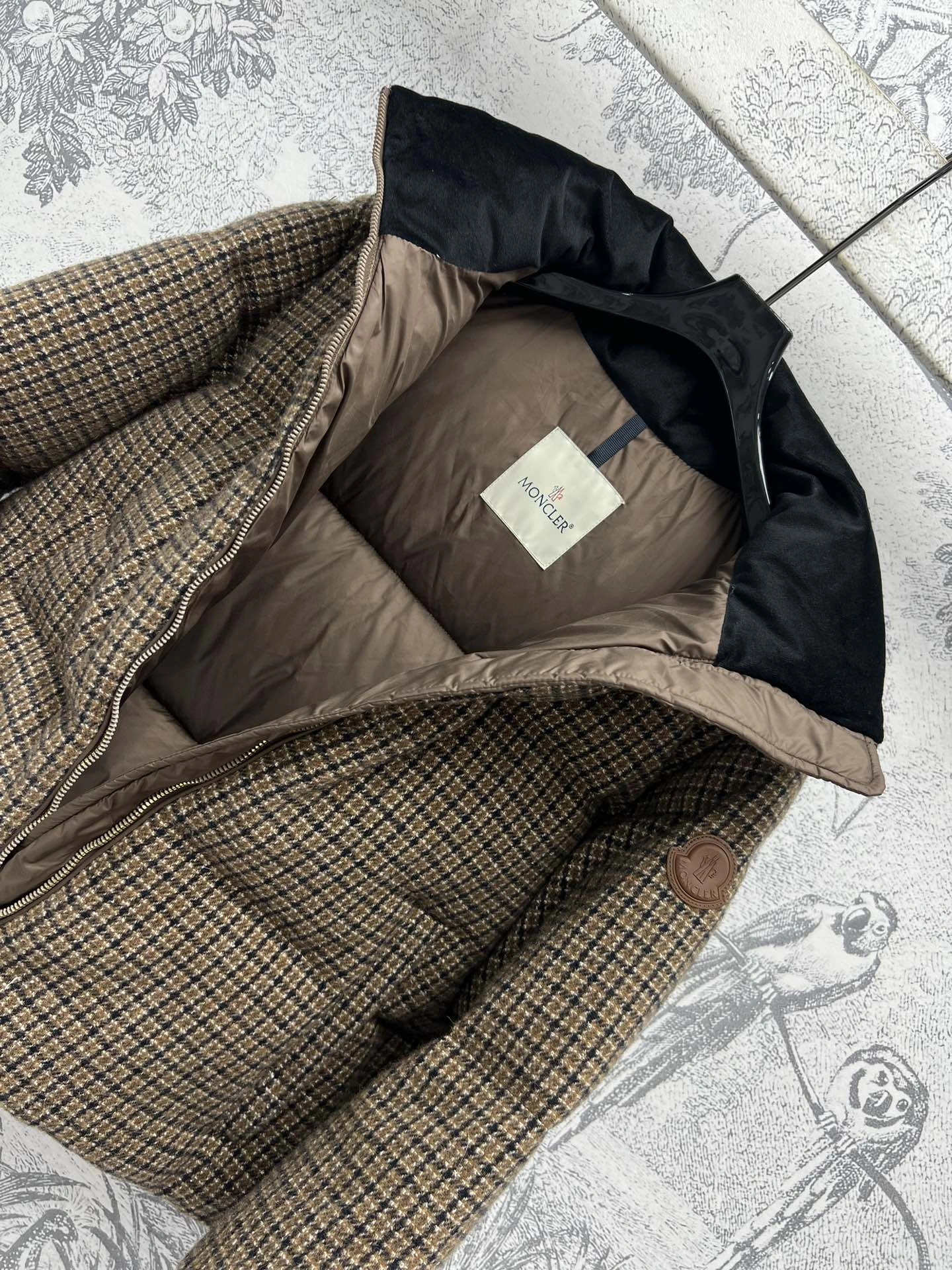 Moncler Down Jackets Contemporary 145958