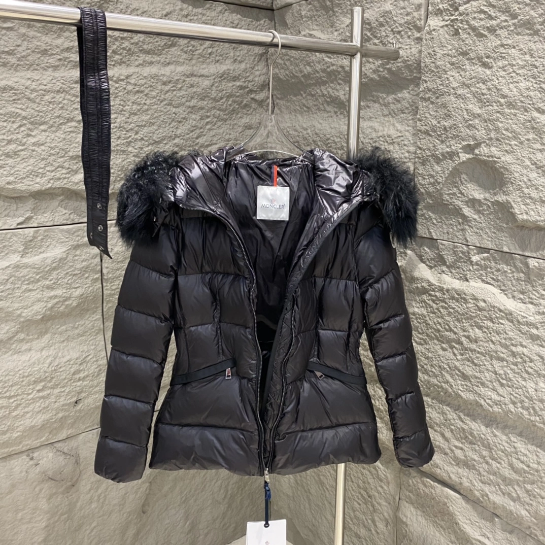 Moncler Down Jackets Breathable 145950