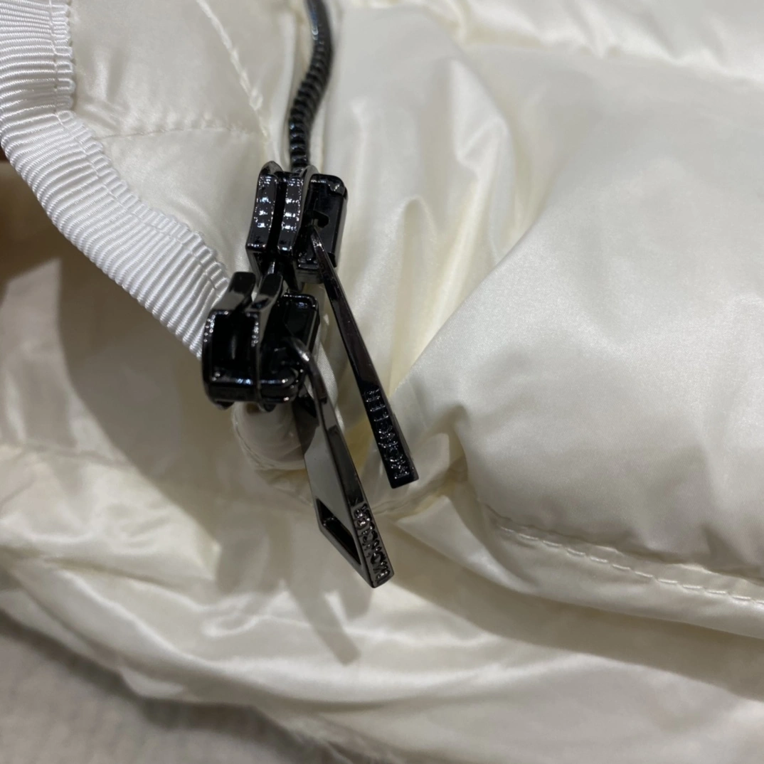 FreshLook Moncler Down Jackets 145951