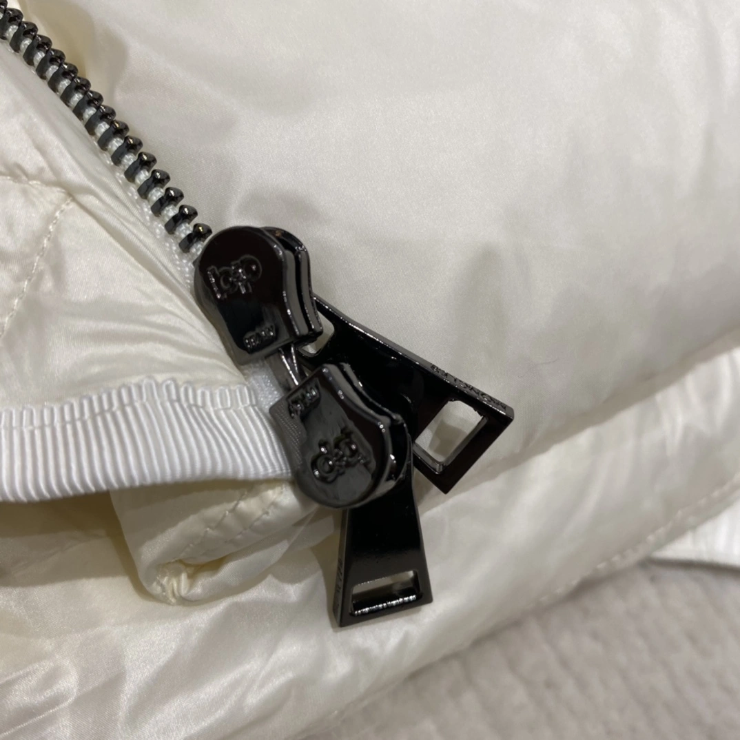 FreshLook Moncler Down Jackets 145951