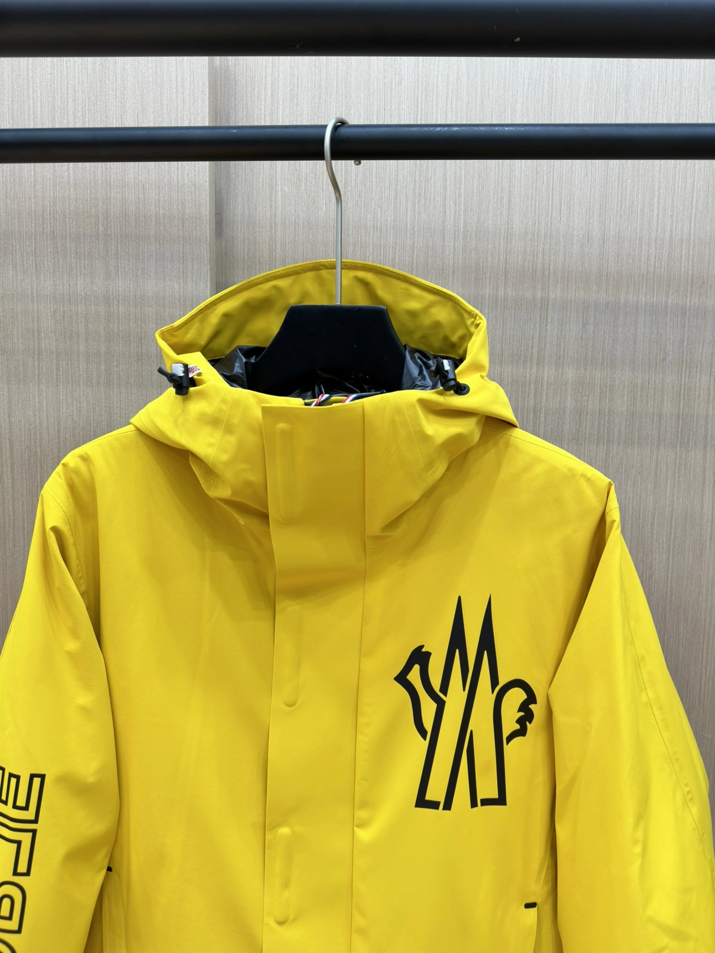 Flexible Moncler Down Jackets 145941