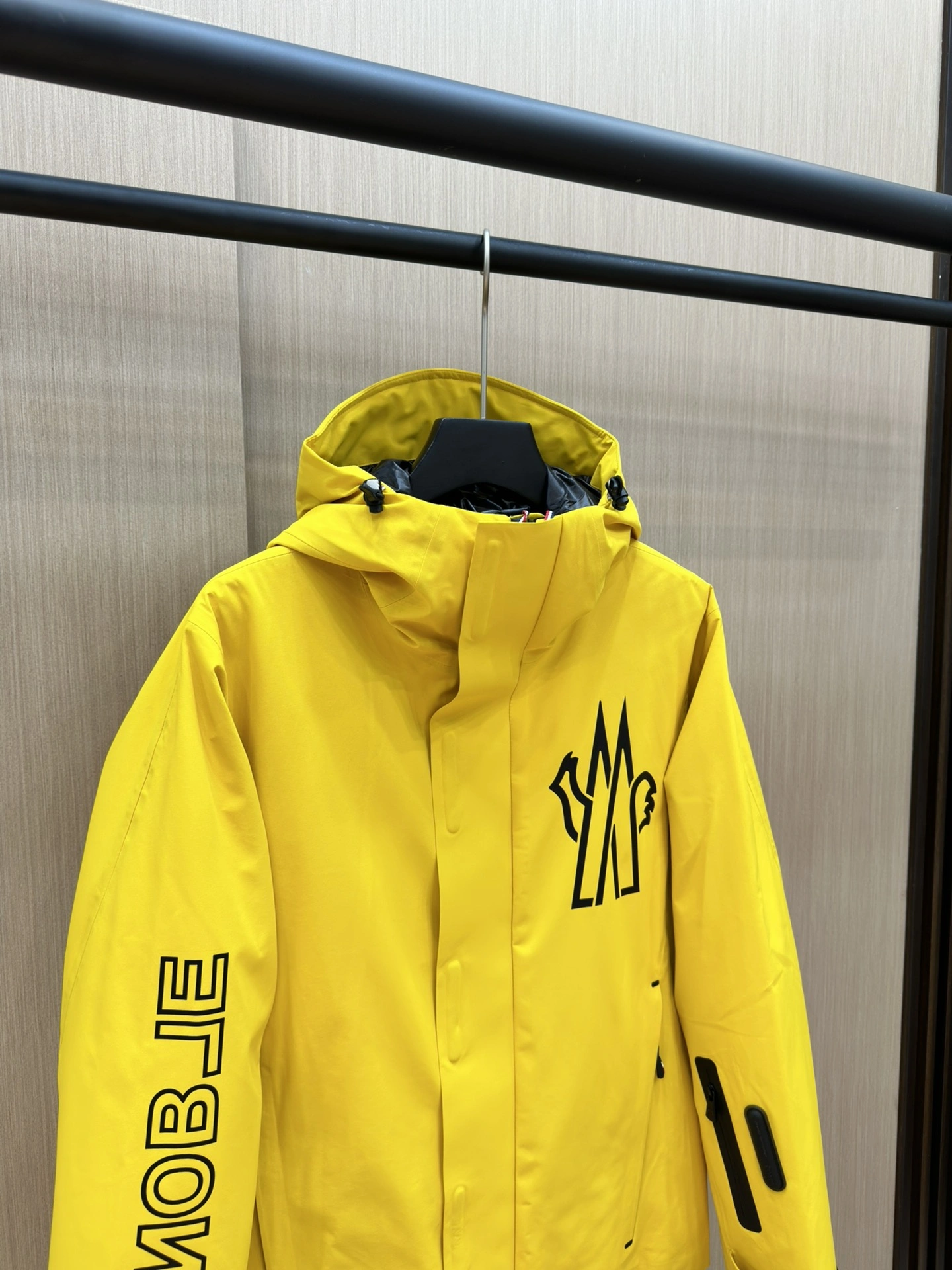 Flexible Moncler Down Jackets 145941