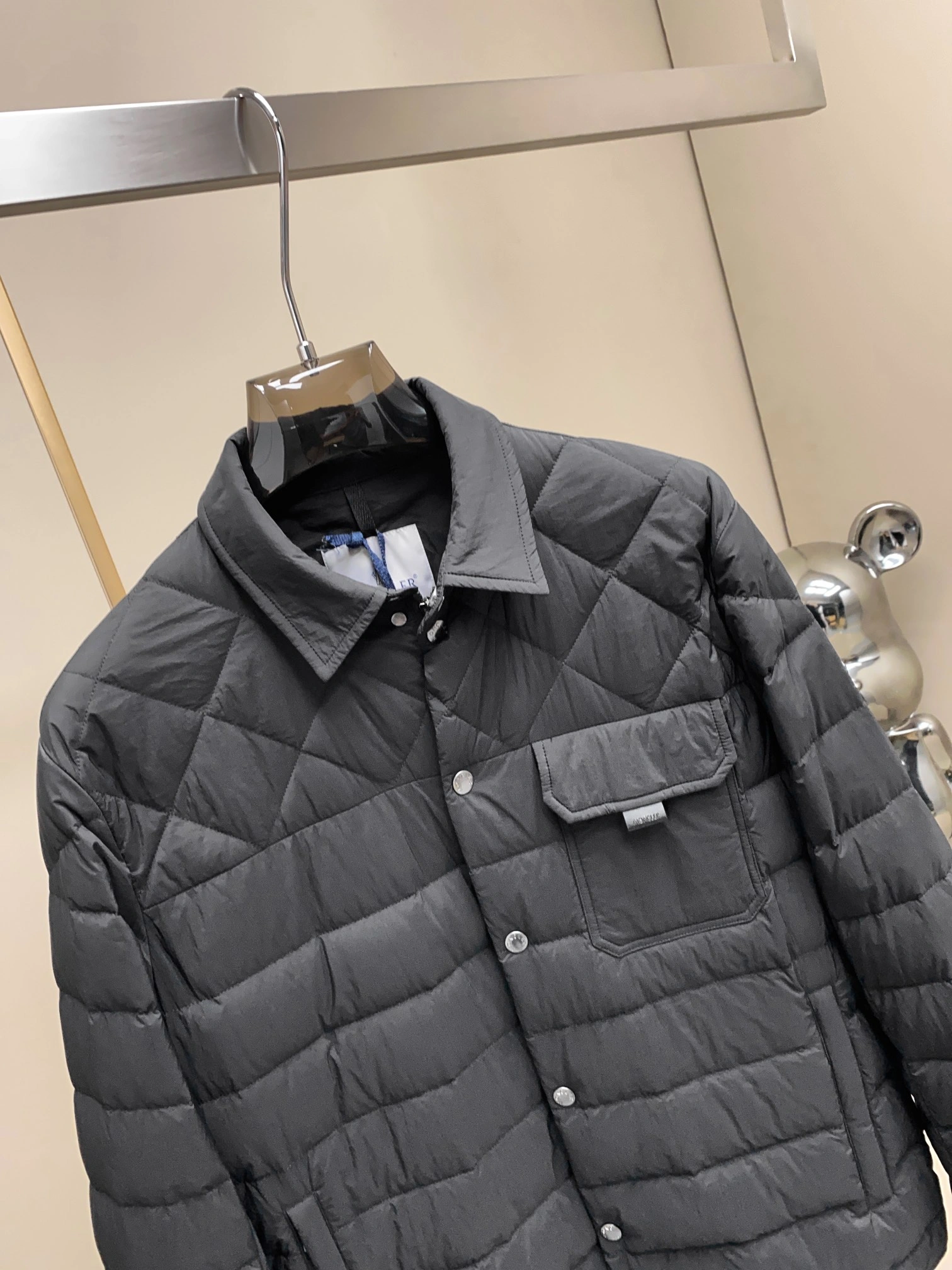 Moncler Down Jackets SmoothTexture 145947