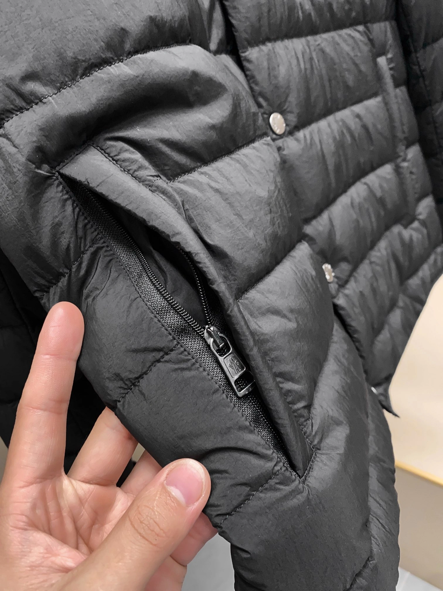 Moncler Down Jackets SmoothTexture 145947