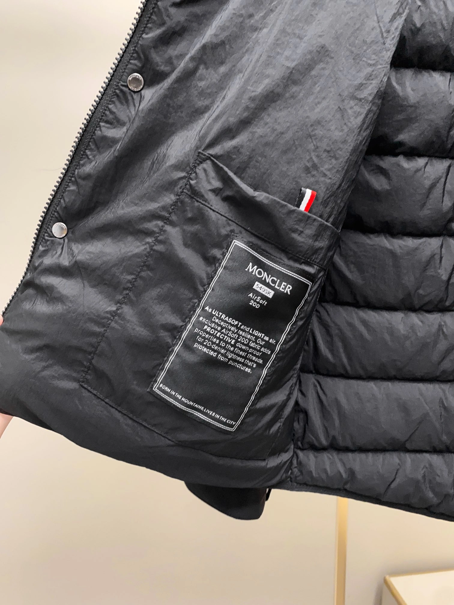 Moncler Down Jackets SmoothTexture 145947