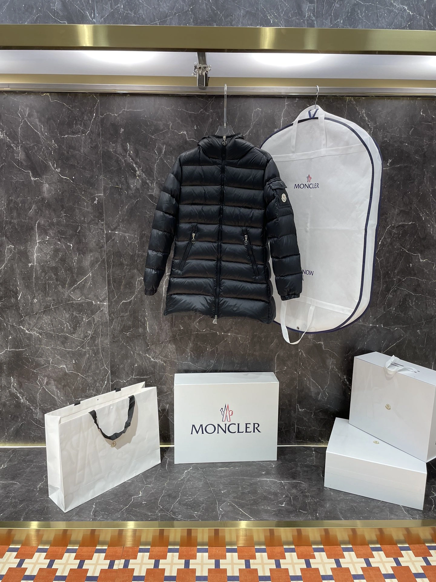 Seasonal Moncler Down Jackets 145937