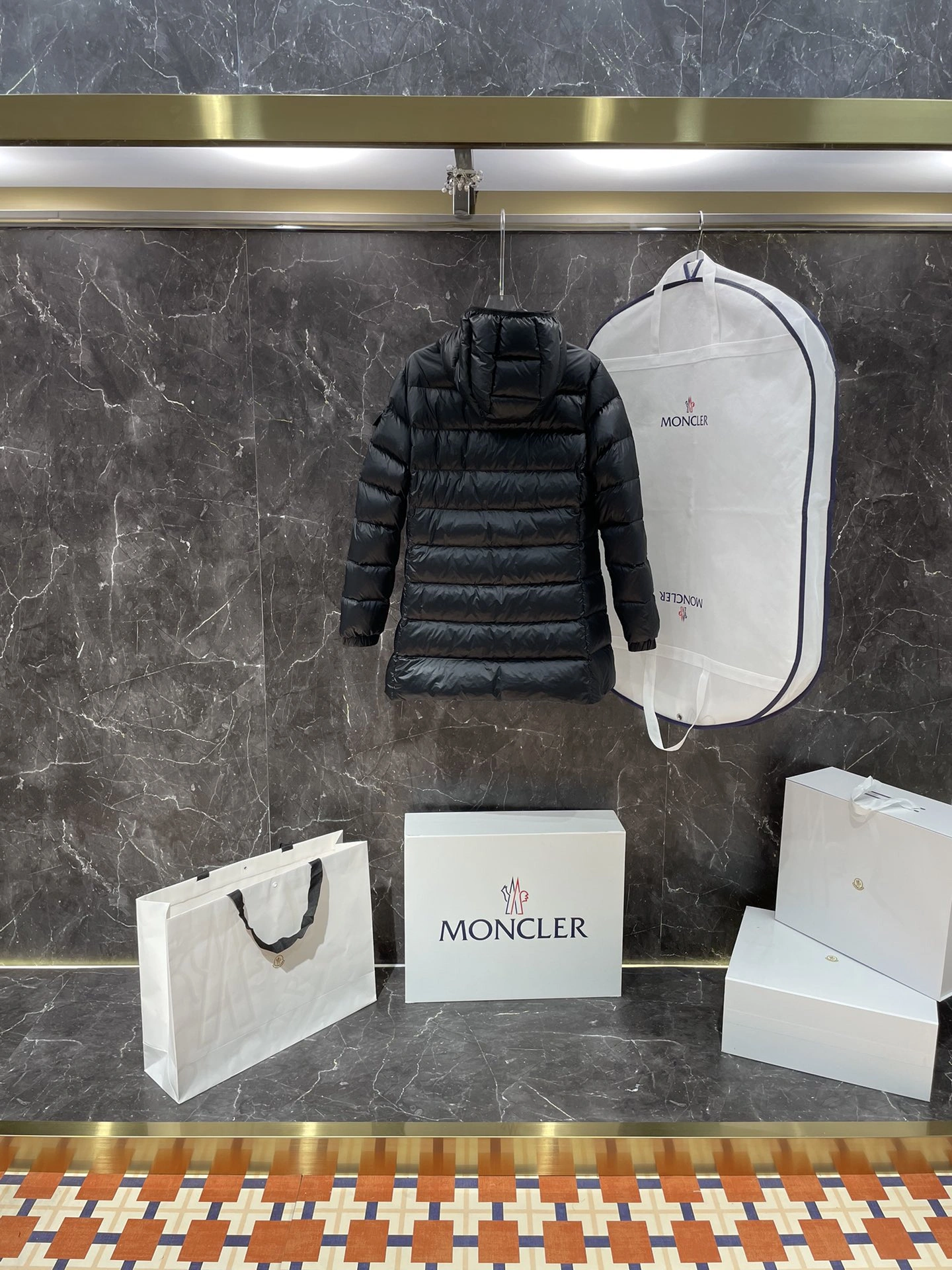 Seasonal Moncler Down Jackets 145937