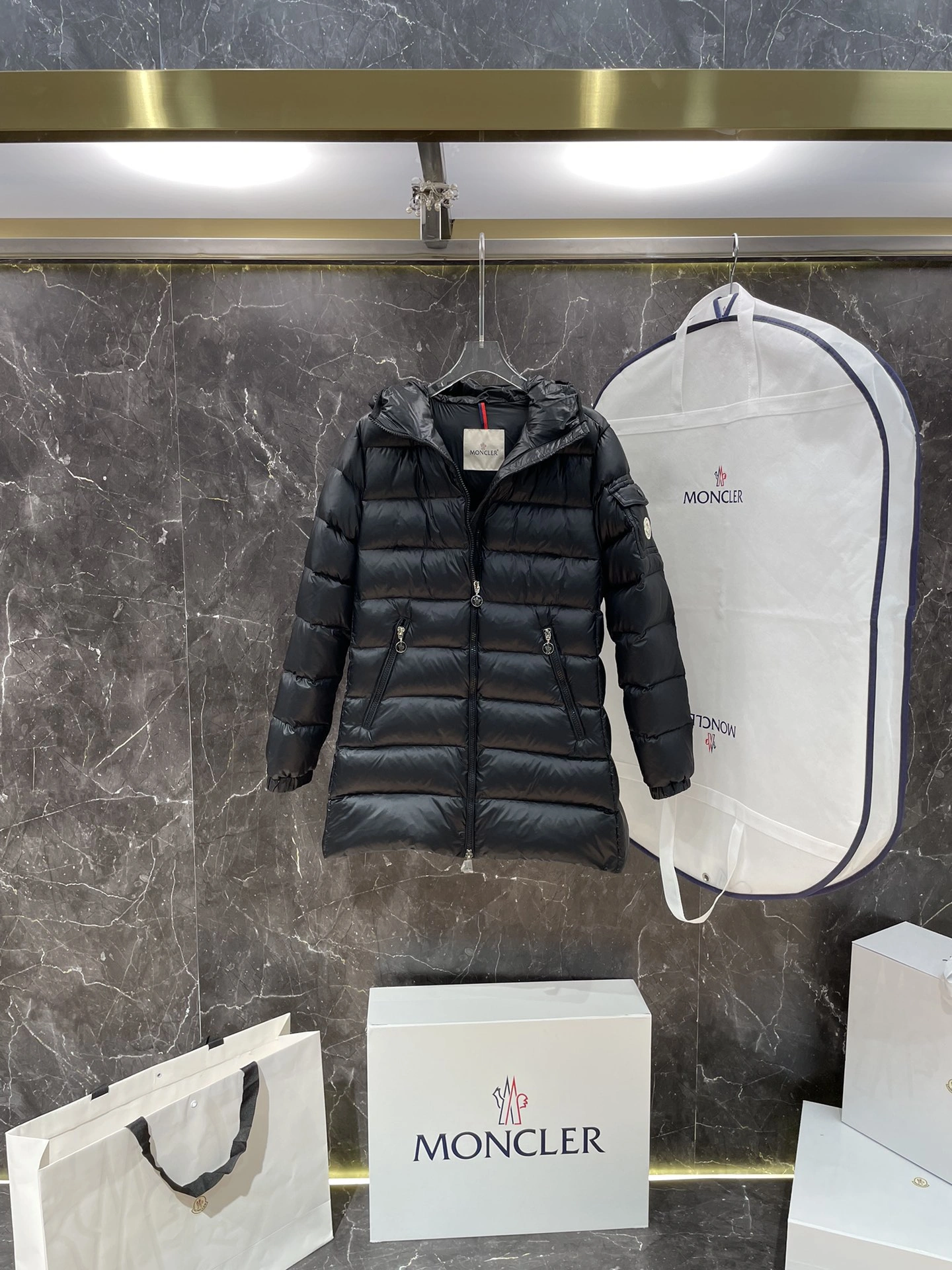 Seasonal Moncler Down Jackets 145937