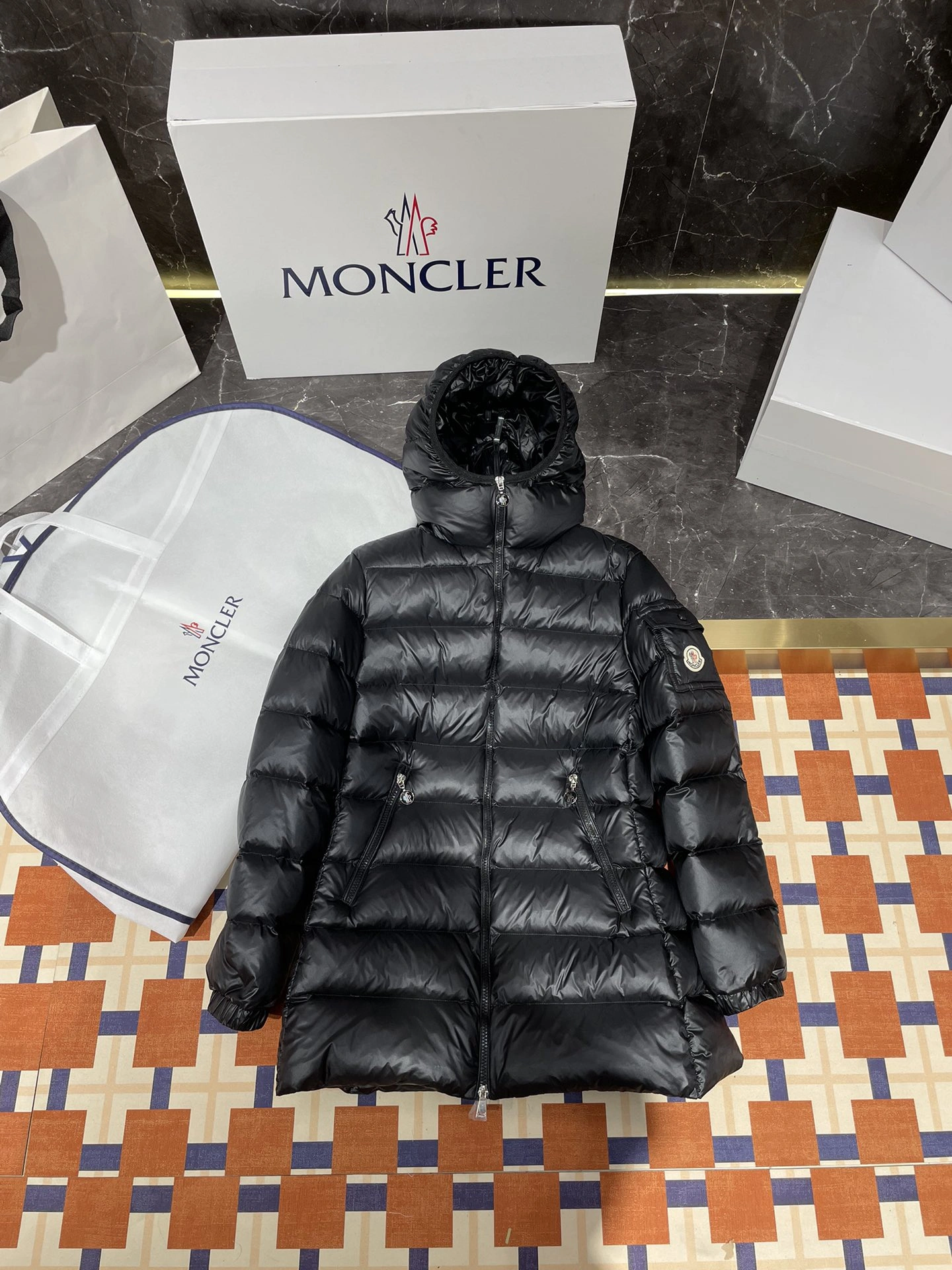 Seasonal Moncler Down Jackets 145937