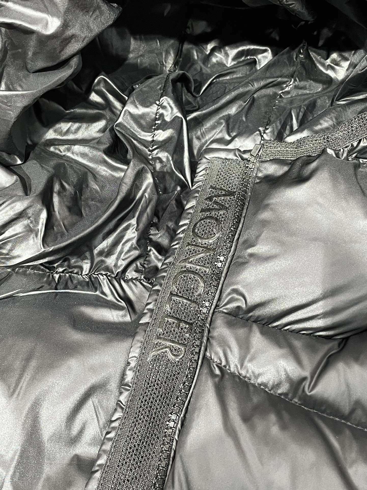 Seasonal Moncler Down Jackets 145937