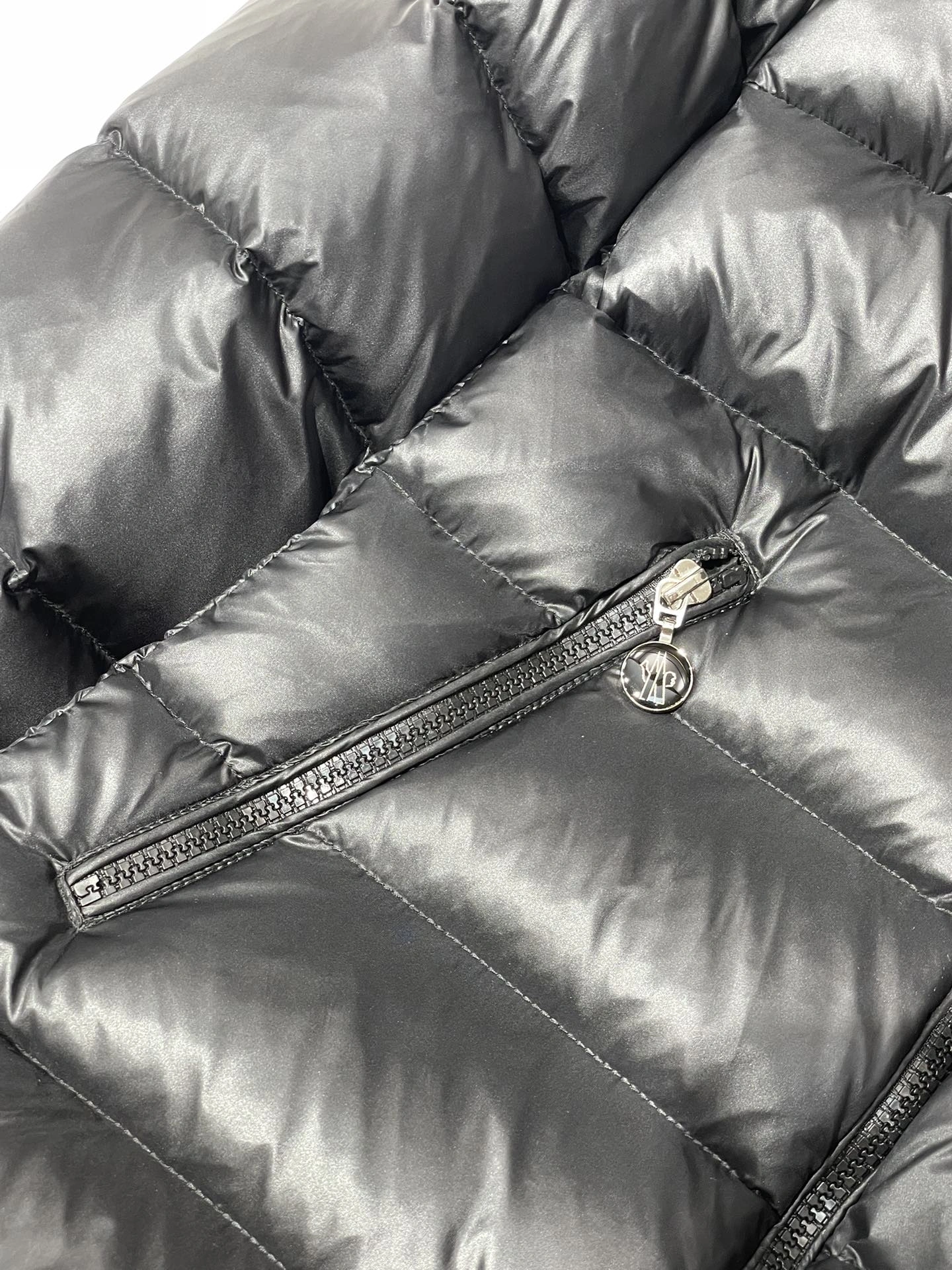 Seasonal Moncler Down Jackets 145937