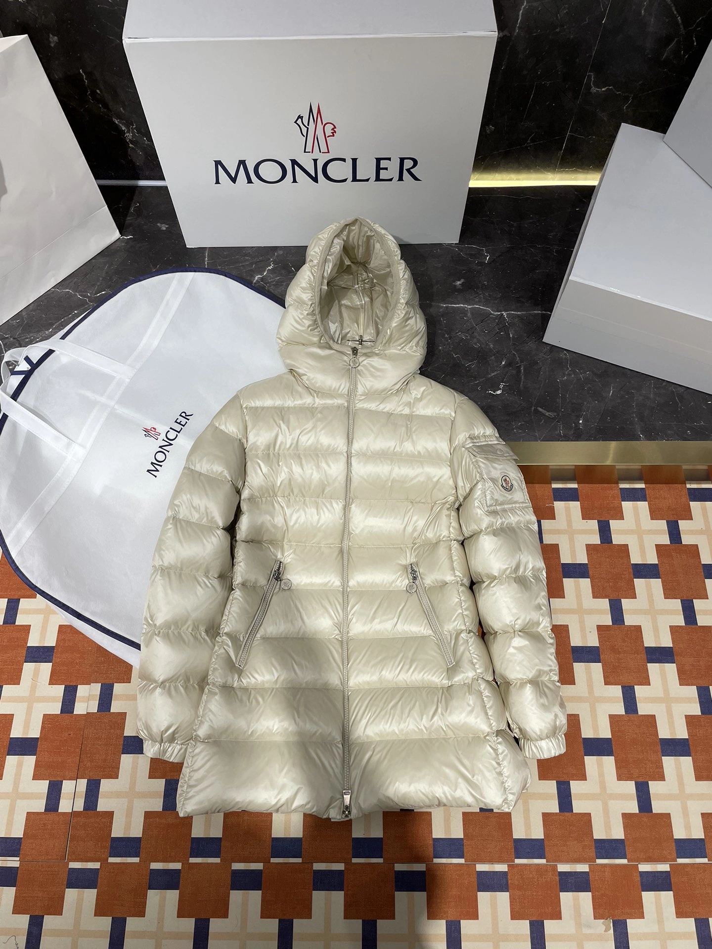 Moncler Down Jackets Seasonal 145948