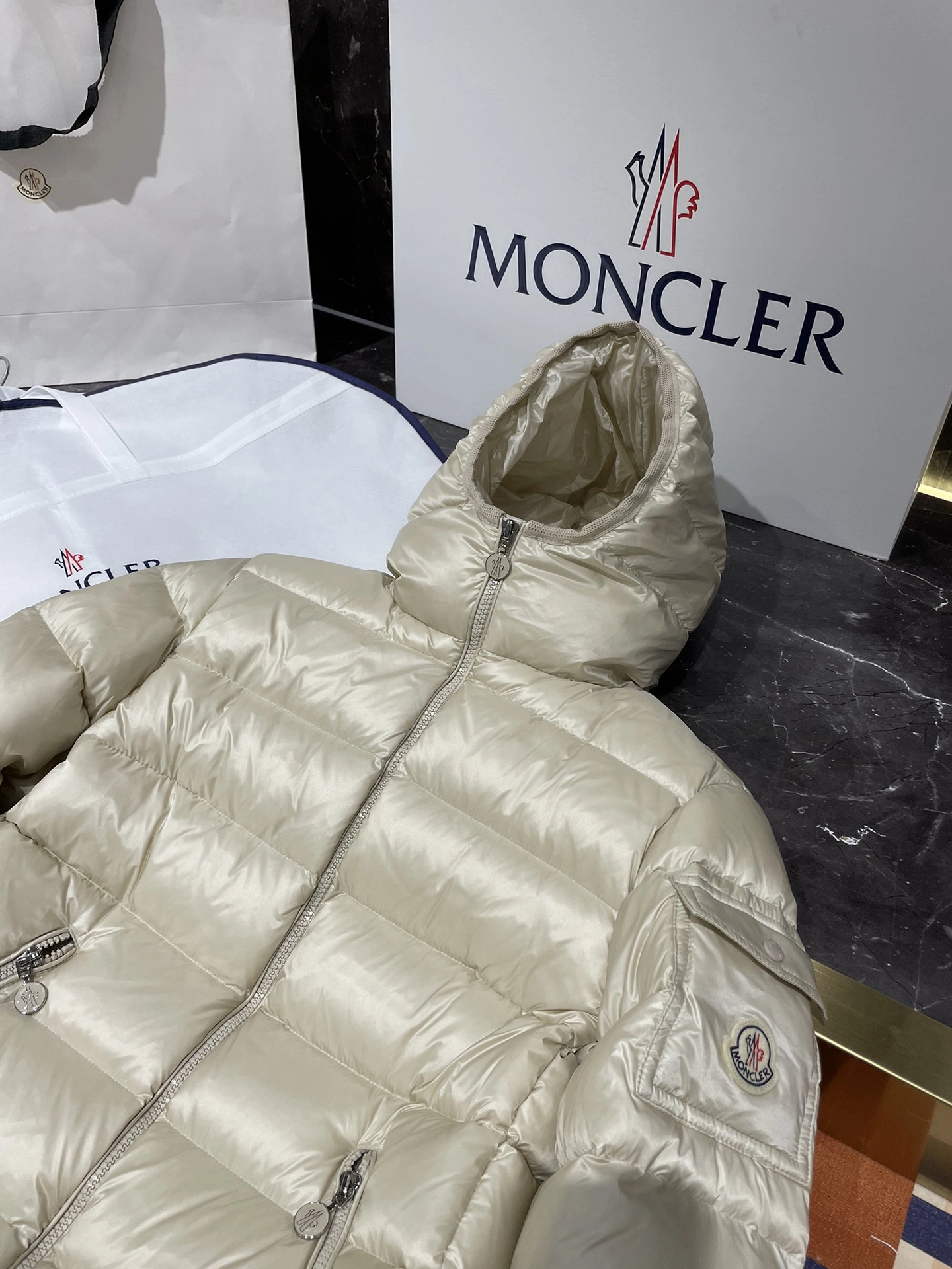 Moncler Down Jackets Seasonal 145948