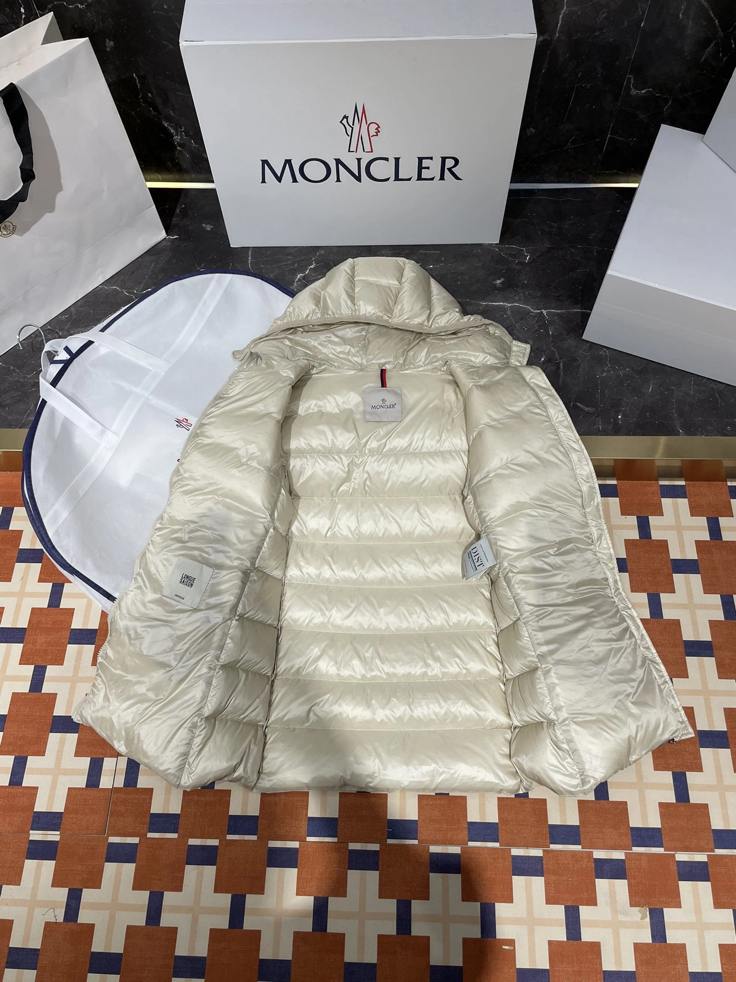 Moncler Down Jackets Seasonal 145948
