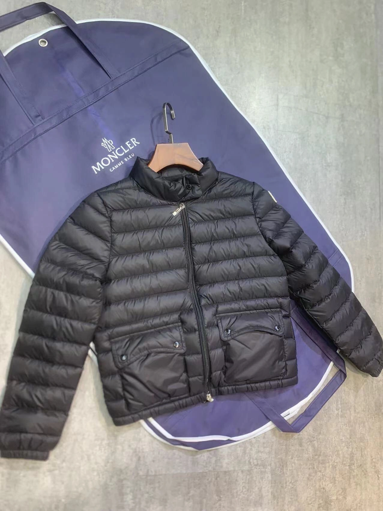 Moncler Down Jackets DailyWear 145935