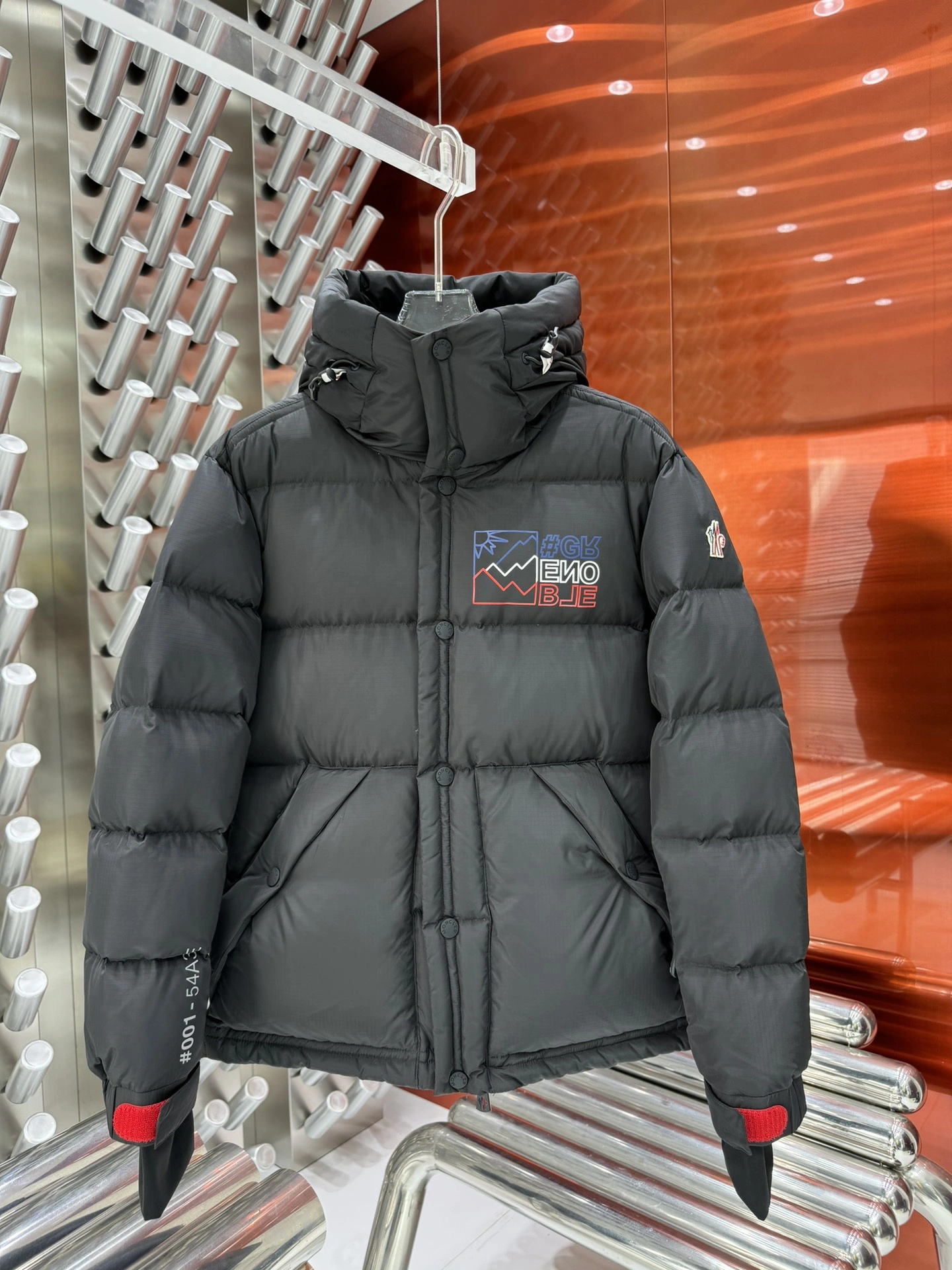 EyeCatching Moncler Down Jackets 145932