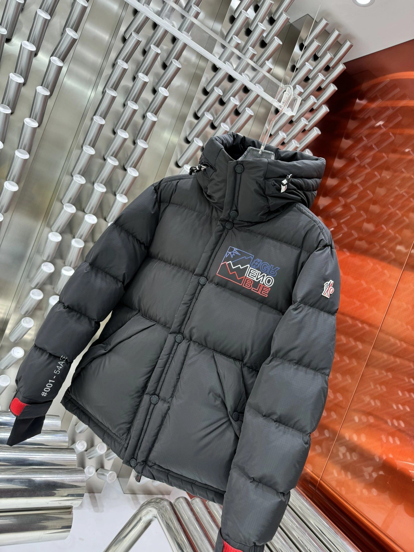 EyeCatching Moncler Down Jackets 145932