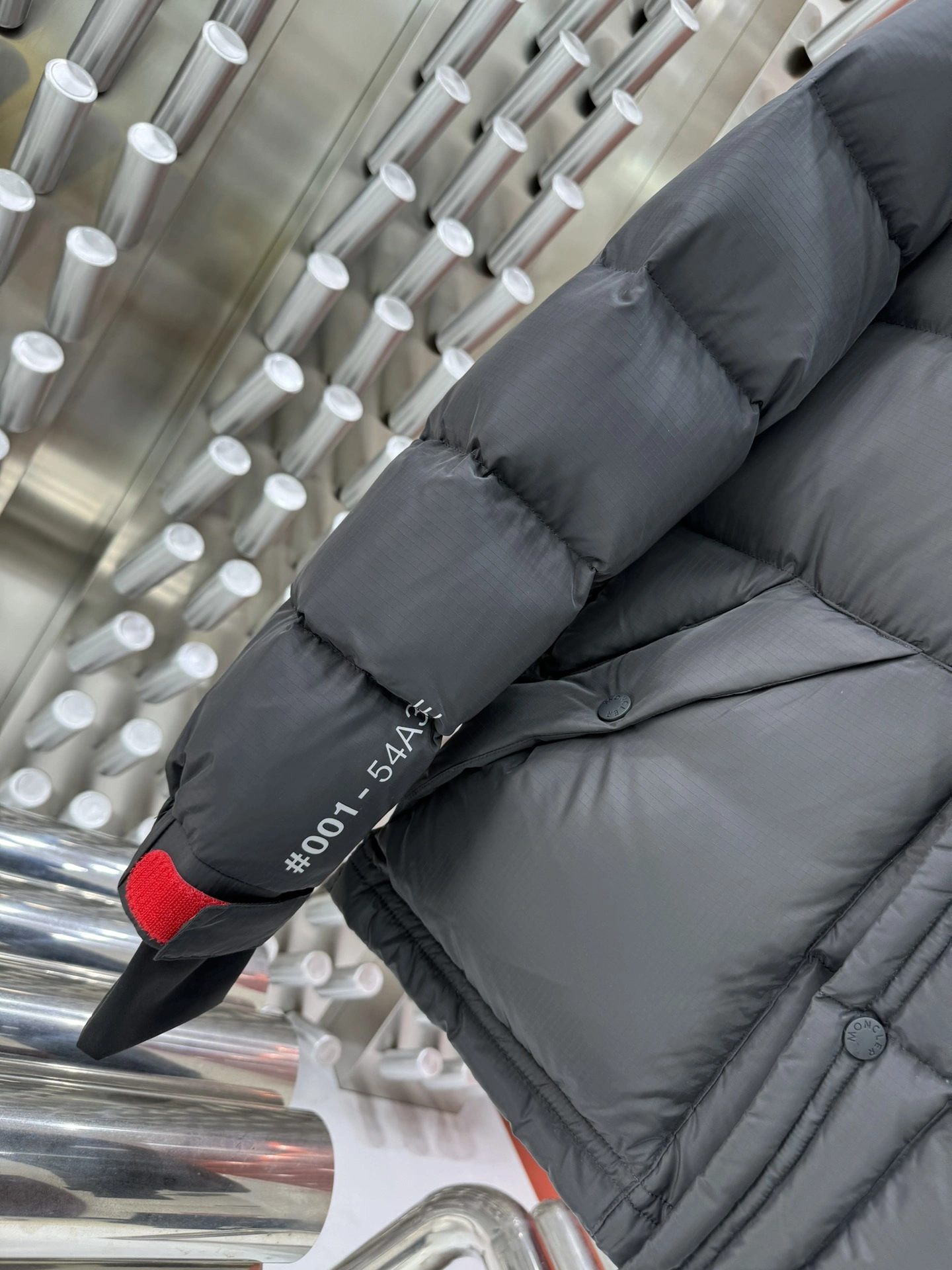 EyeCatching Moncler Down Jackets 145932