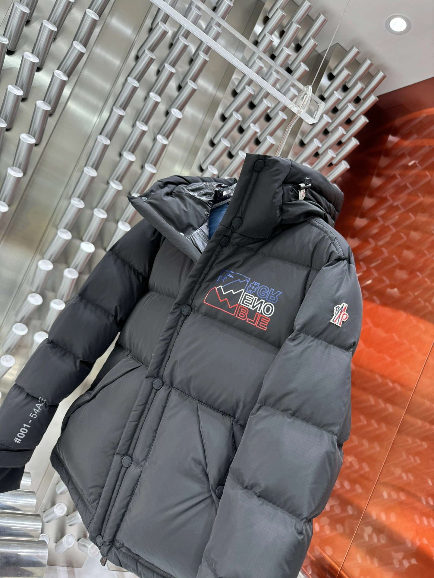 EyeCatching Moncler Down Jackets 145932