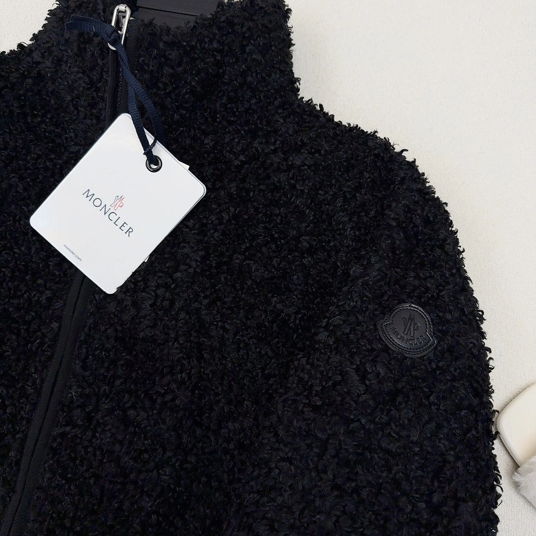Moncler Down Jackets WellDesigned 145917
