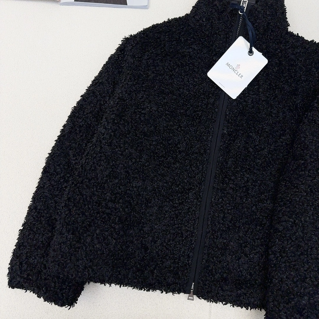 Moncler Down Jackets WellDesigned 145917