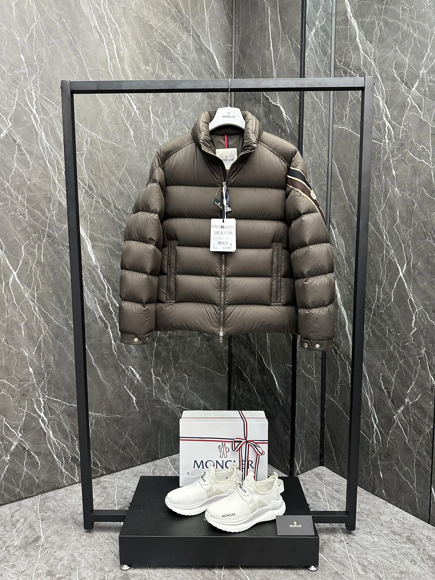 DailyWear Moncler Down Jackets 145911