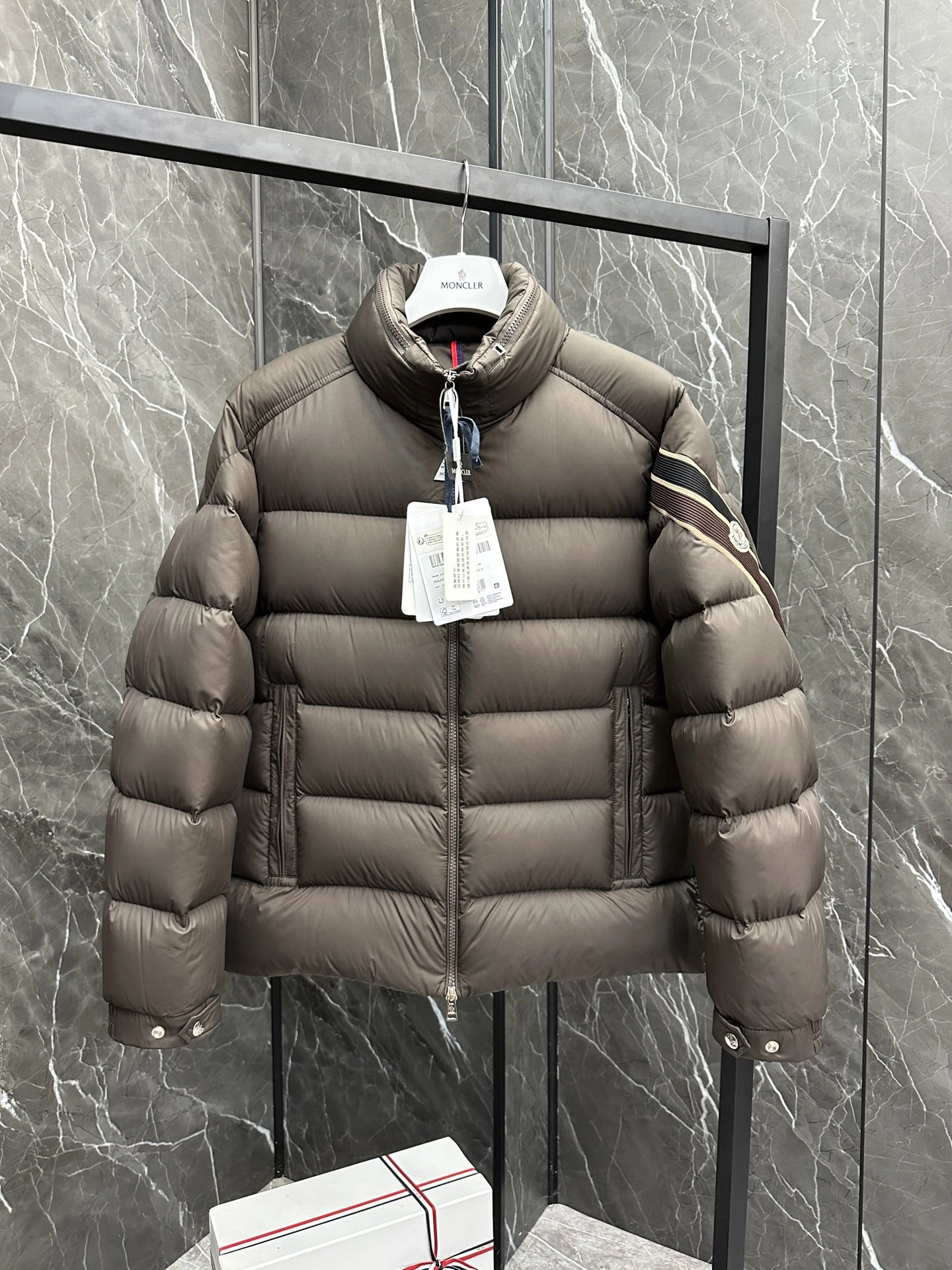 DailyWear Moncler Down Jackets 145911