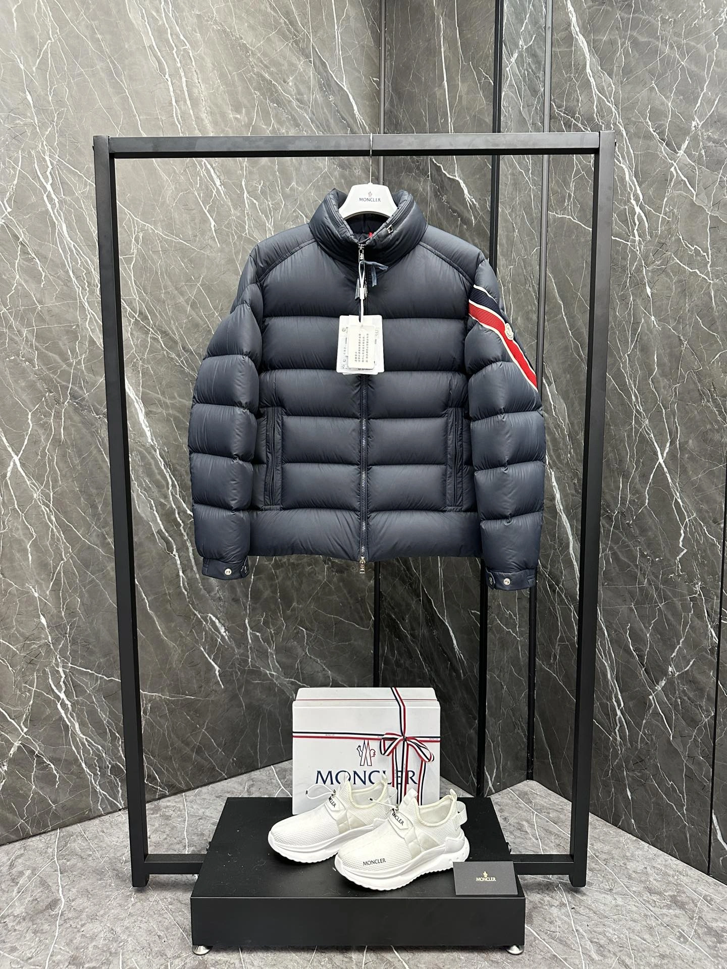 Moncler Down Jackets RelaxedFit 145924