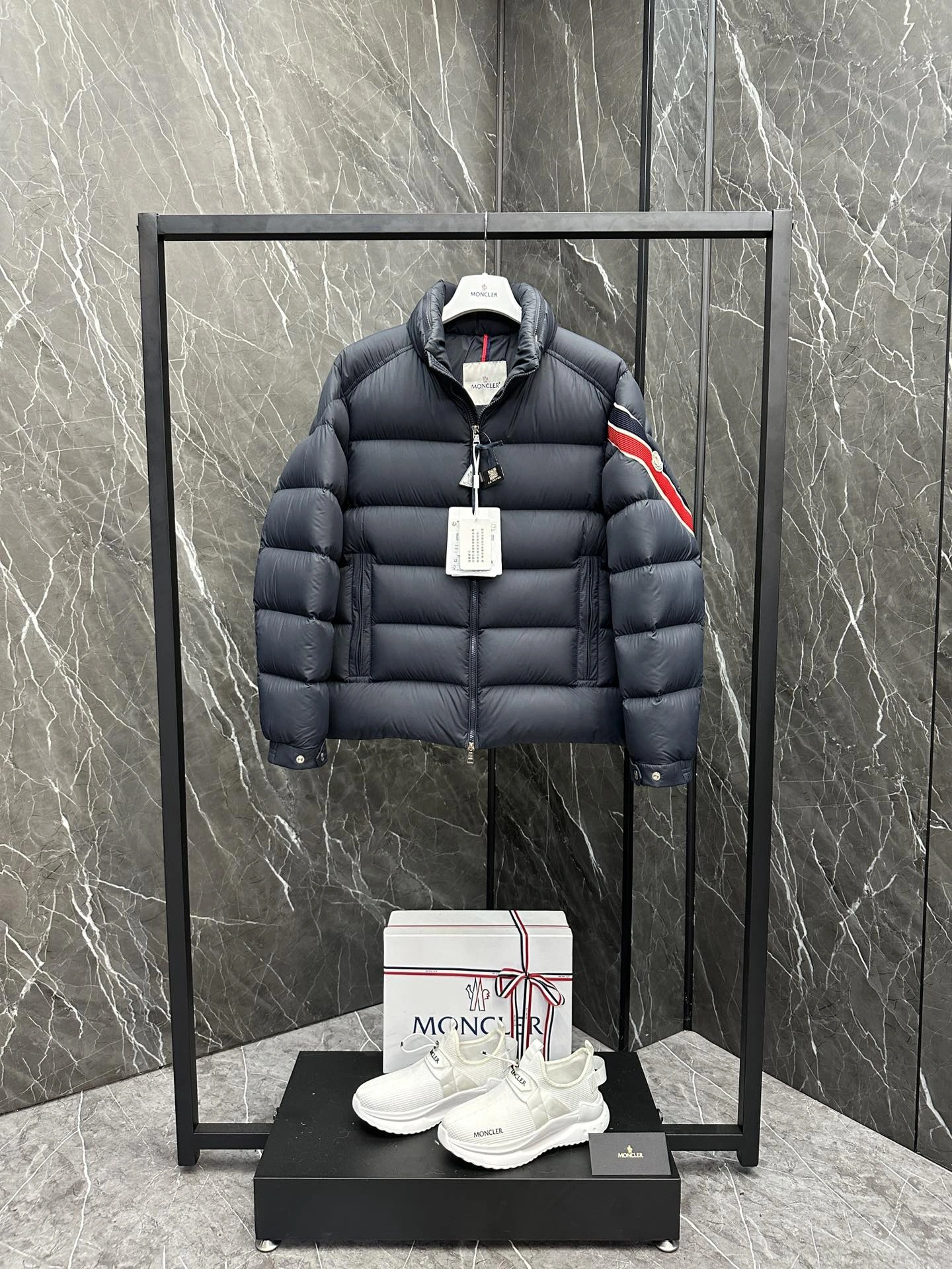 Moncler Down Jackets RelaxedFit 145924