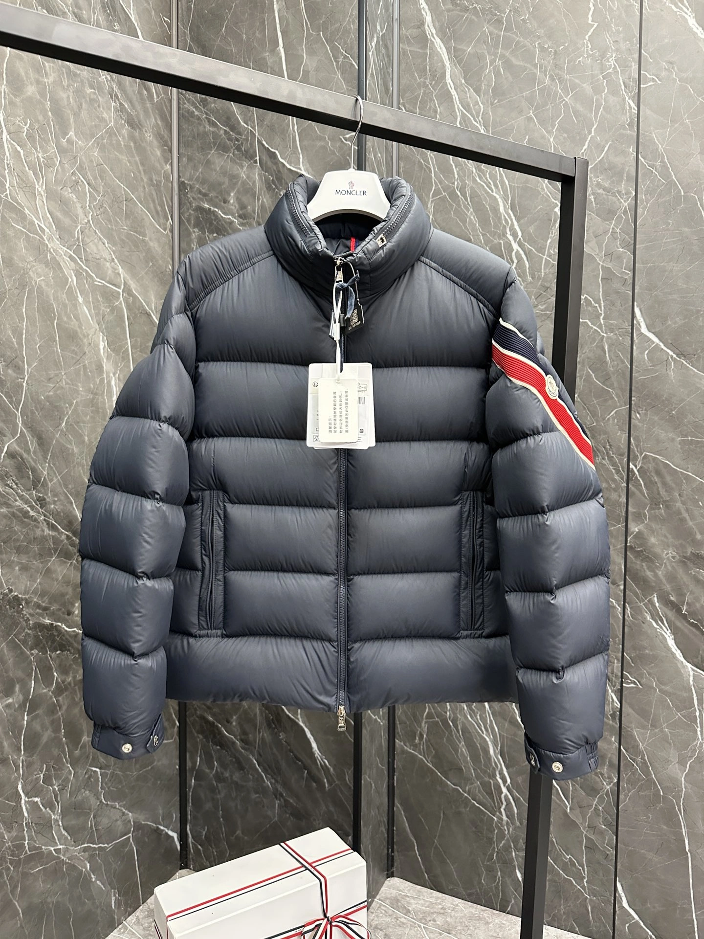 Moncler Down Jackets RelaxedFit 145924