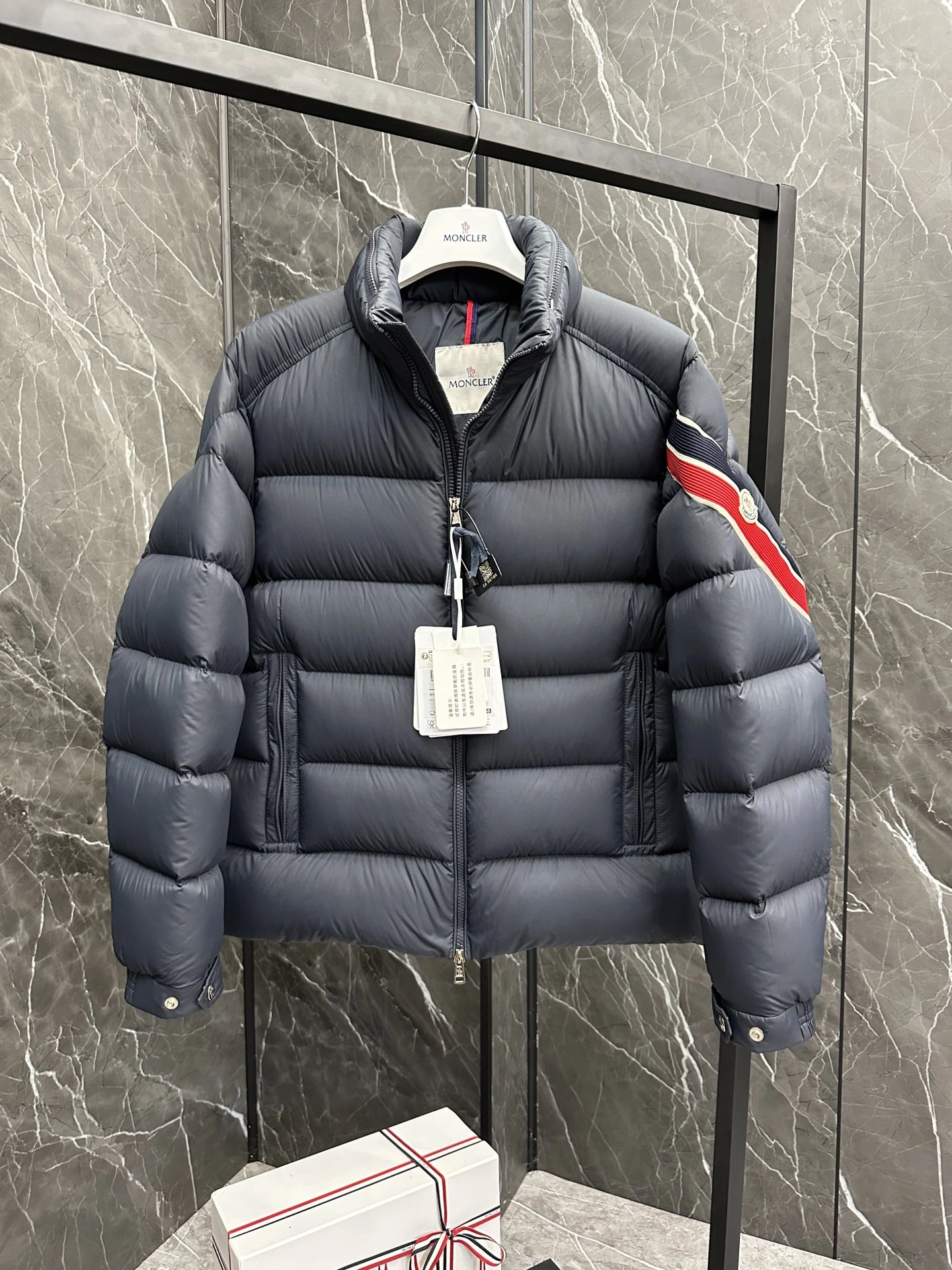 Moncler Down Jackets RelaxedFit 145924