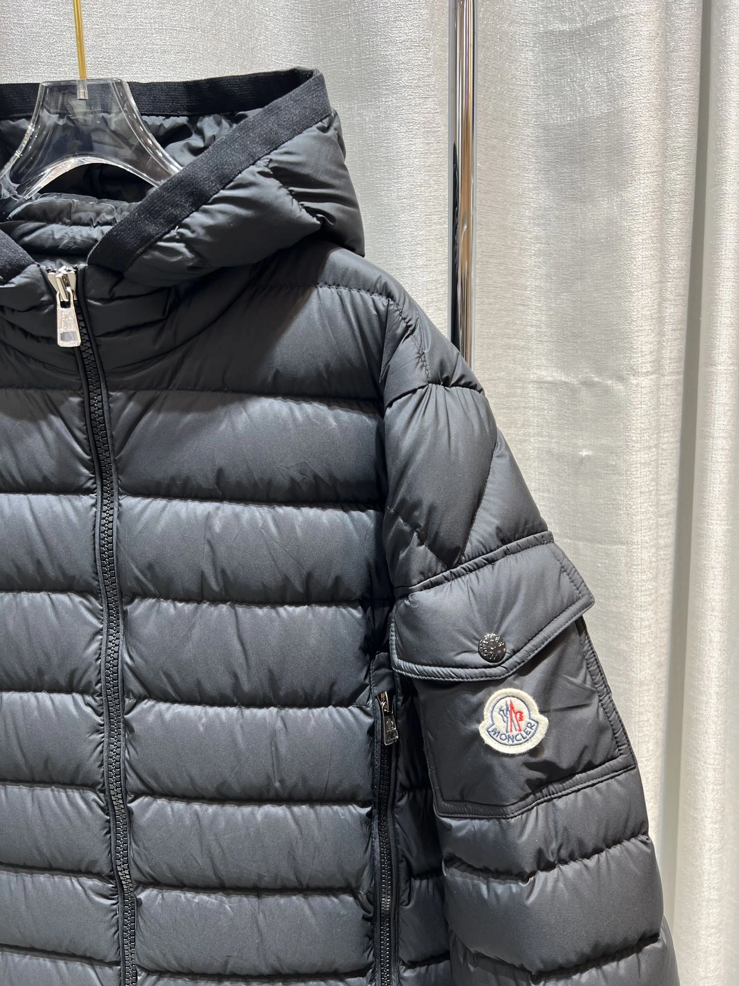 Moncler Down Jackets Soft 145906
