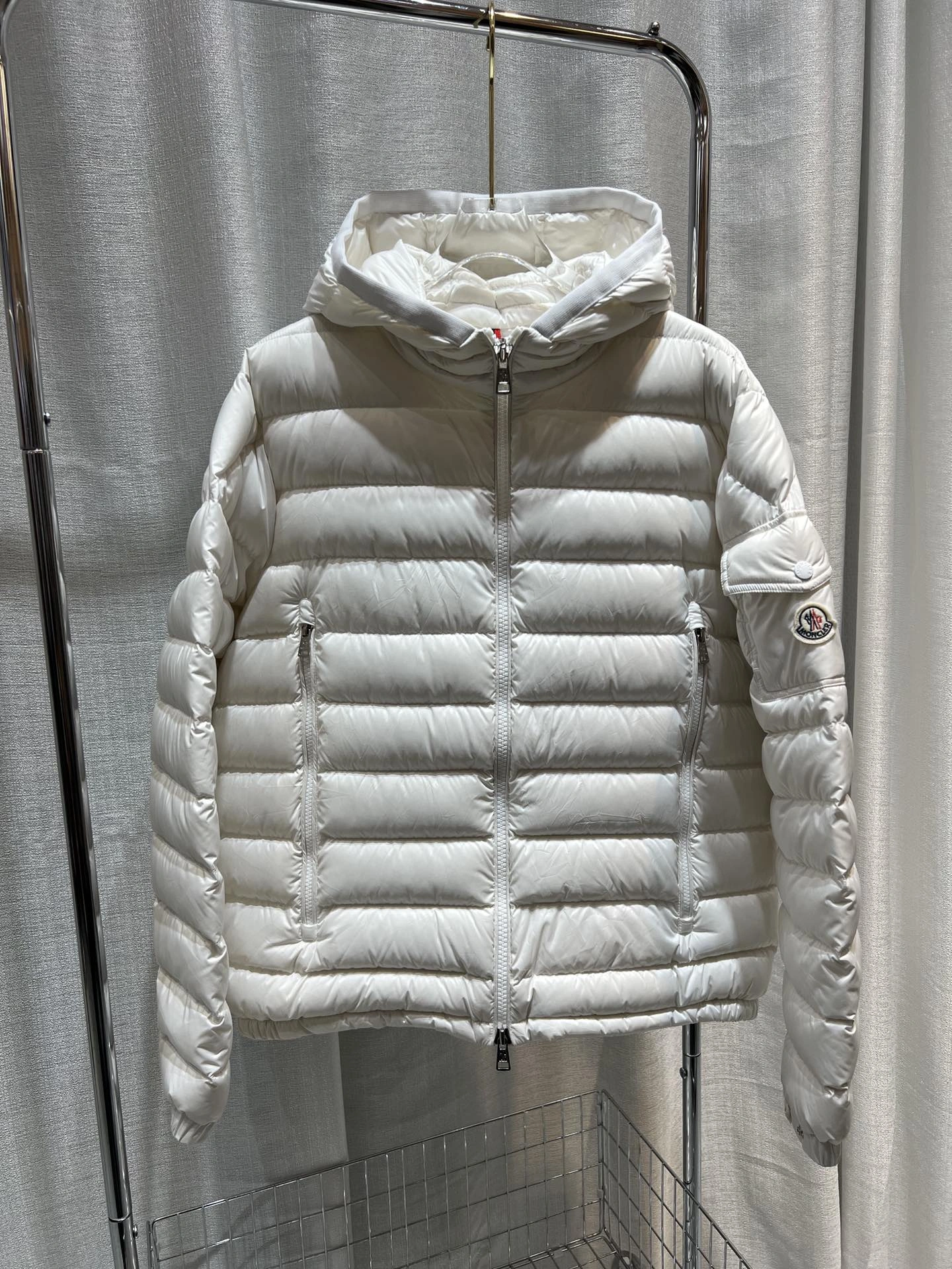 Moncler Down Jackets Elegant 145905