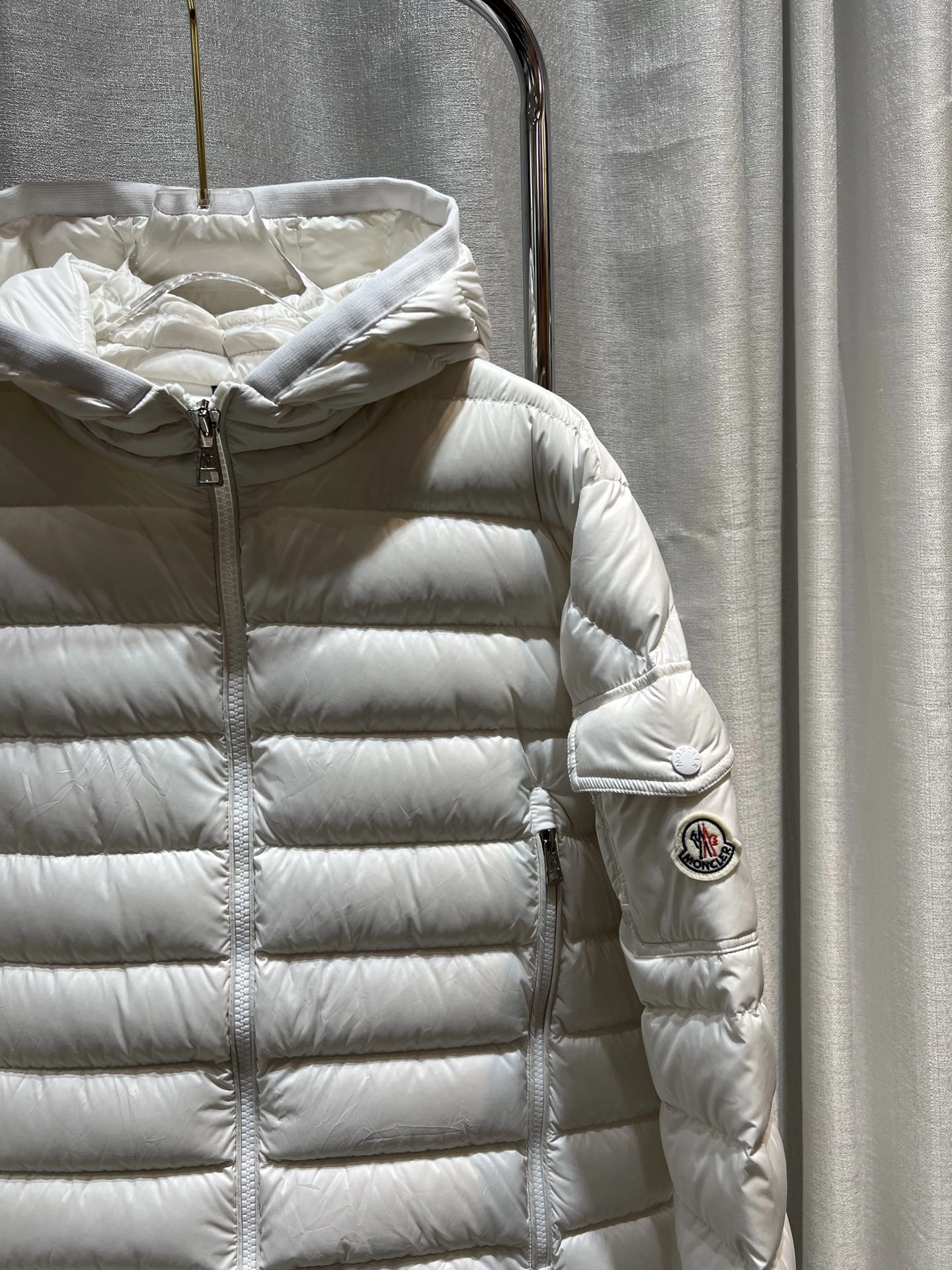 Moncler Down Jackets Elegant 145905