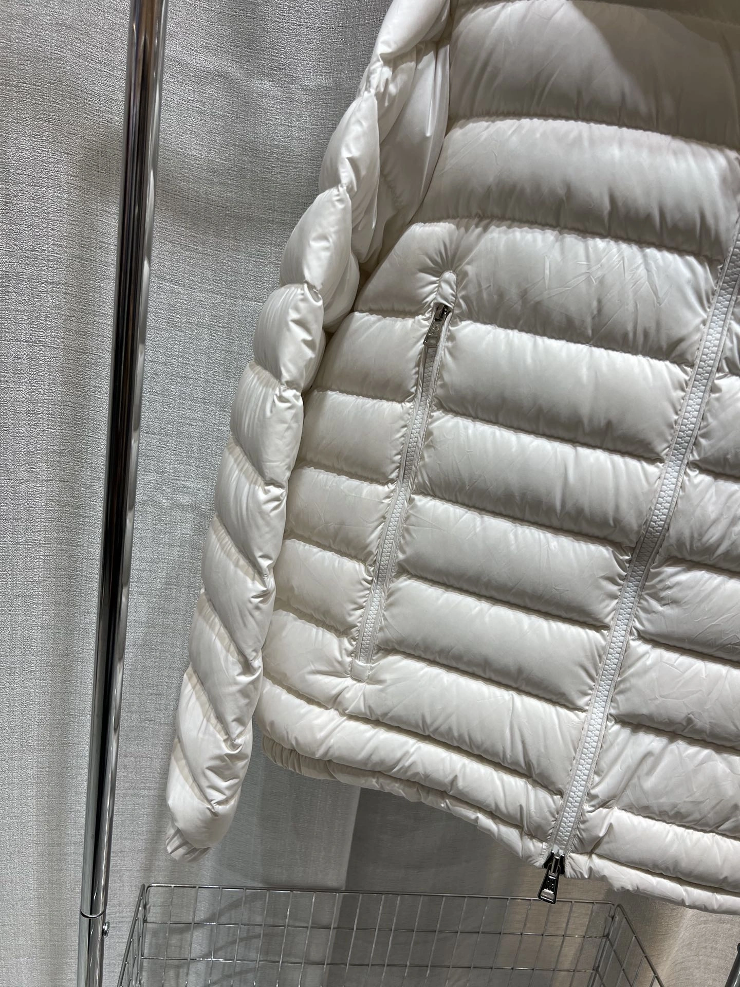 Moncler Down Jackets Elegant 145905