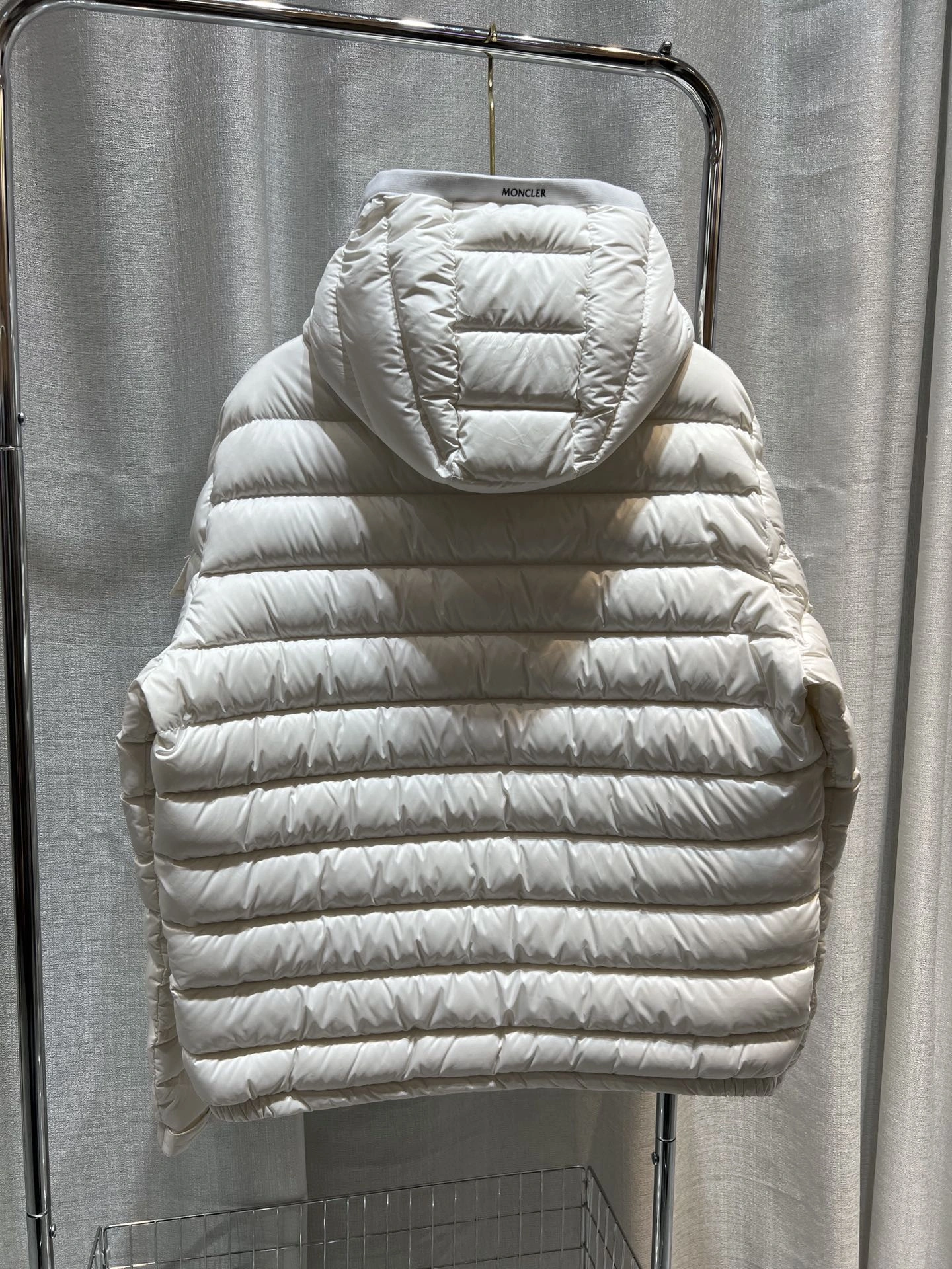 Moncler Down Jackets Elegant 145905