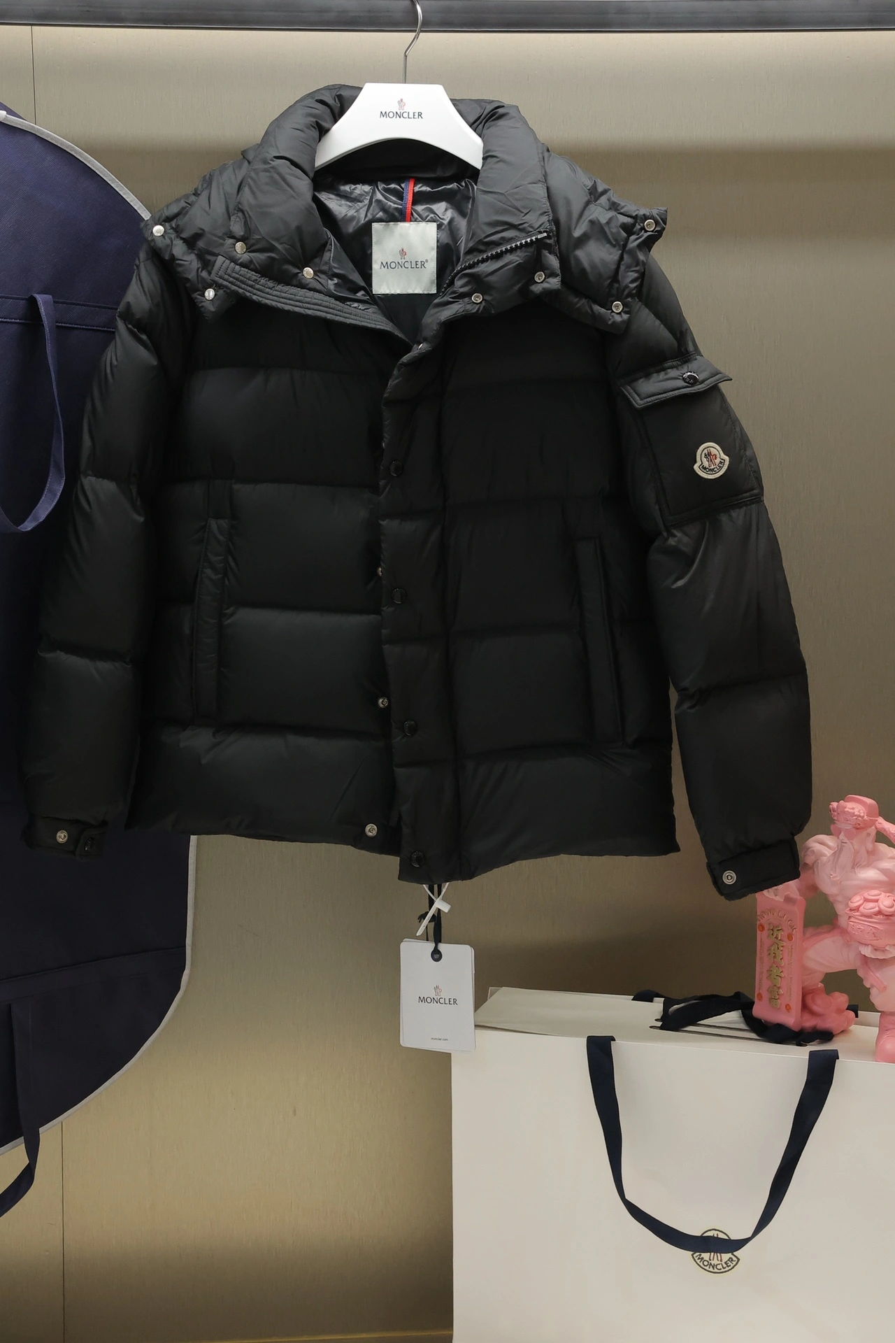 Moncler Down Jackets EyeCatching 145902