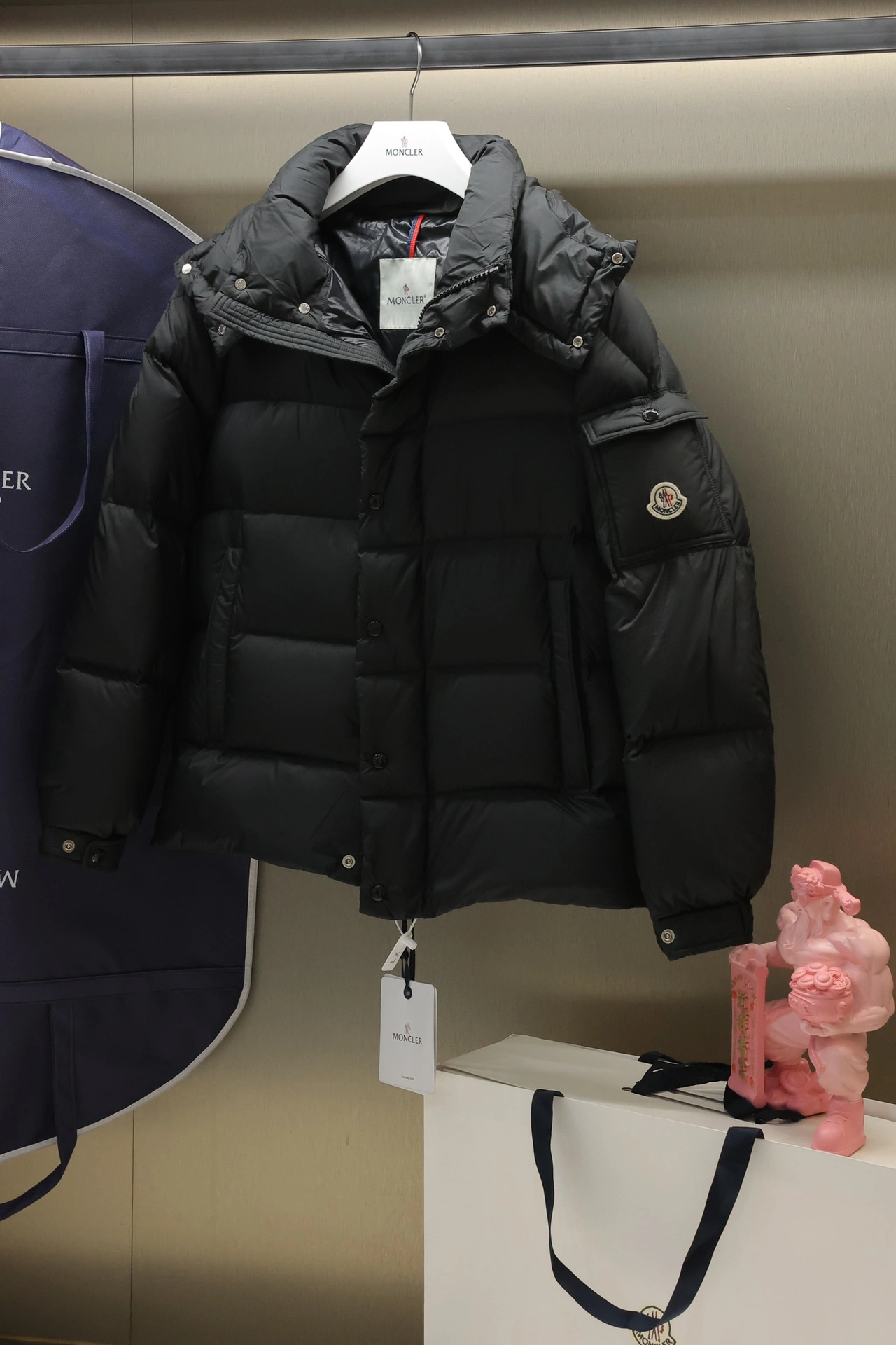 Moncler Down Jackets EyeCatching 145902