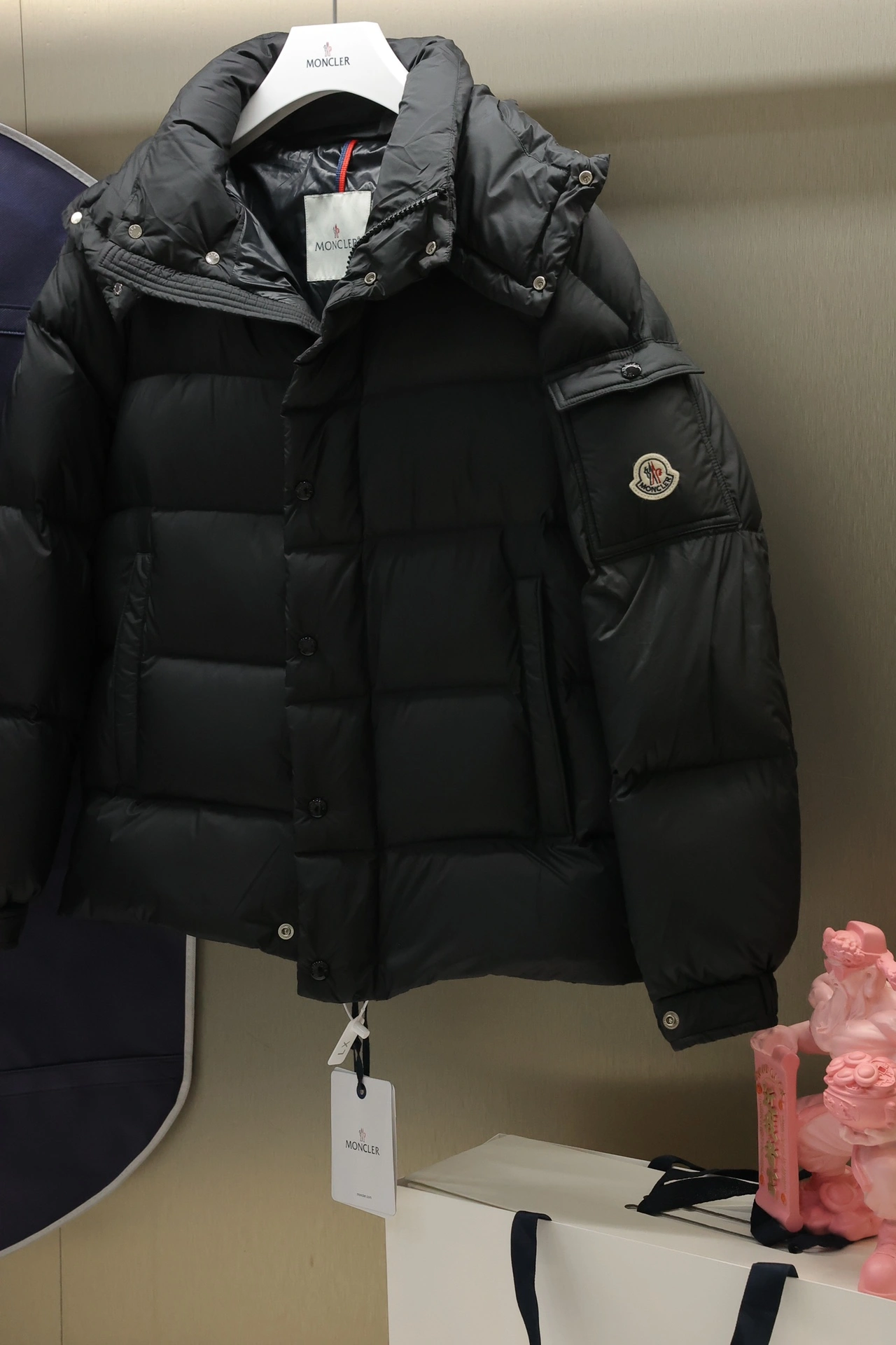 Moncler Down Jackets EyeCatching 145902