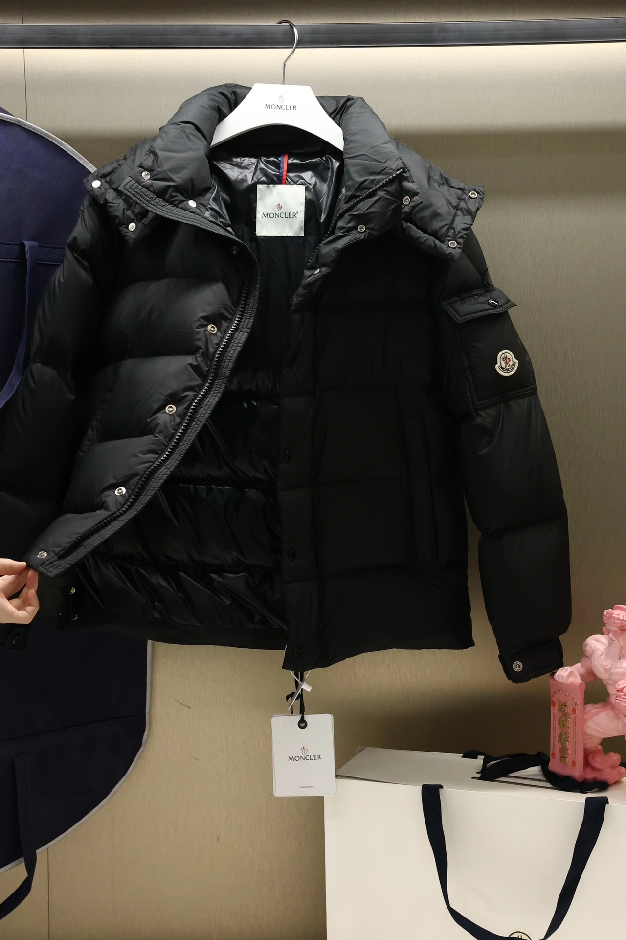 Moncler Down Jackets EyeCatching 145902