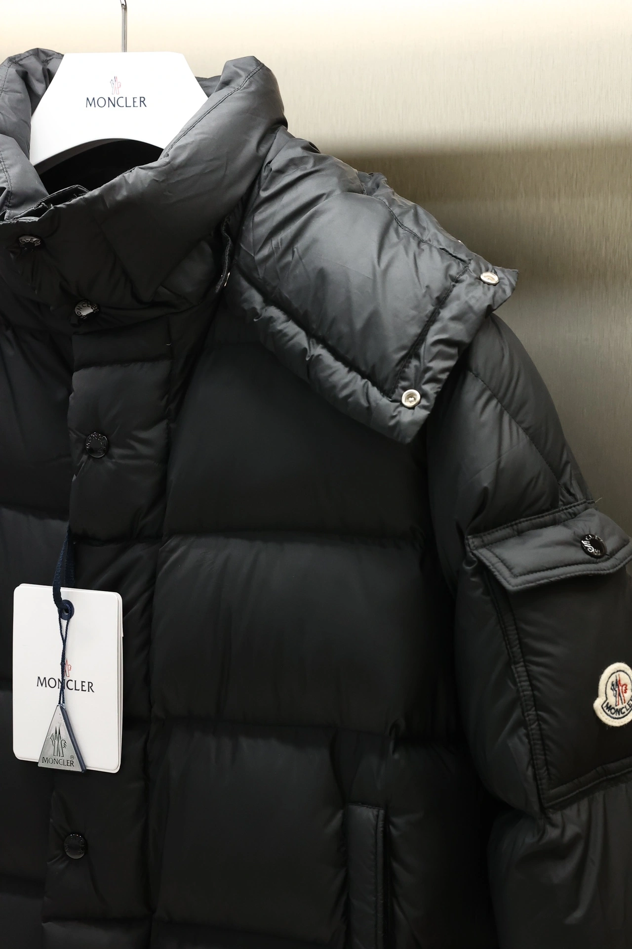 Moncler Down Jackets EyeCatching 145902