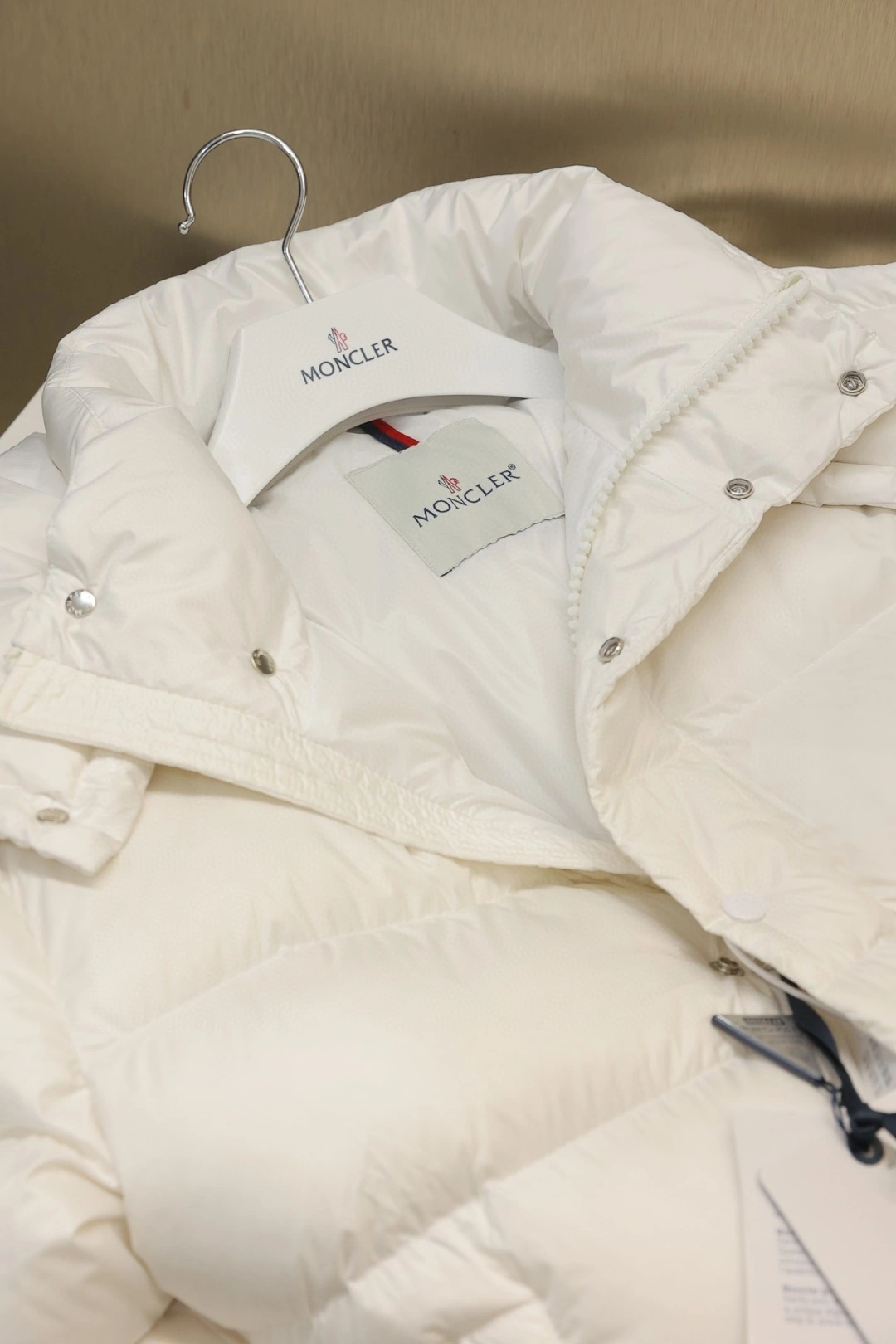 Moncler Down Jackets Modern 145929